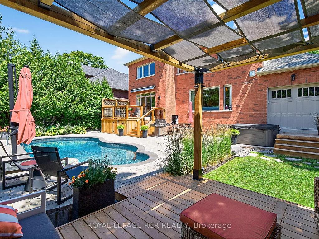 









42


Queen

Street,
Whitby,




ON
L1M 1C4

