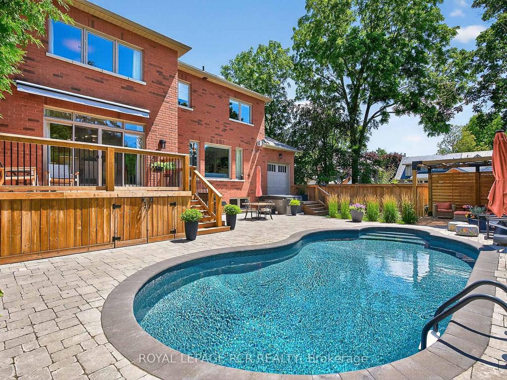 









42


Queen

Street,
Whitby,




ON
L1M 1C4

