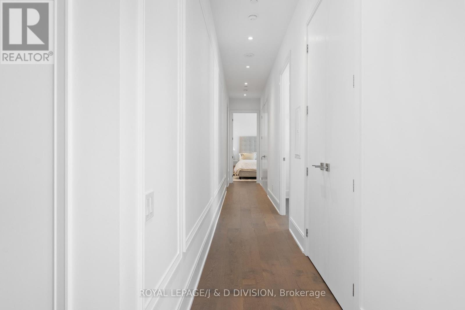 












PH 02 (5502) - 50 CHARLES STREET E

,
Toronto,




Ontario
M4Y0C3

