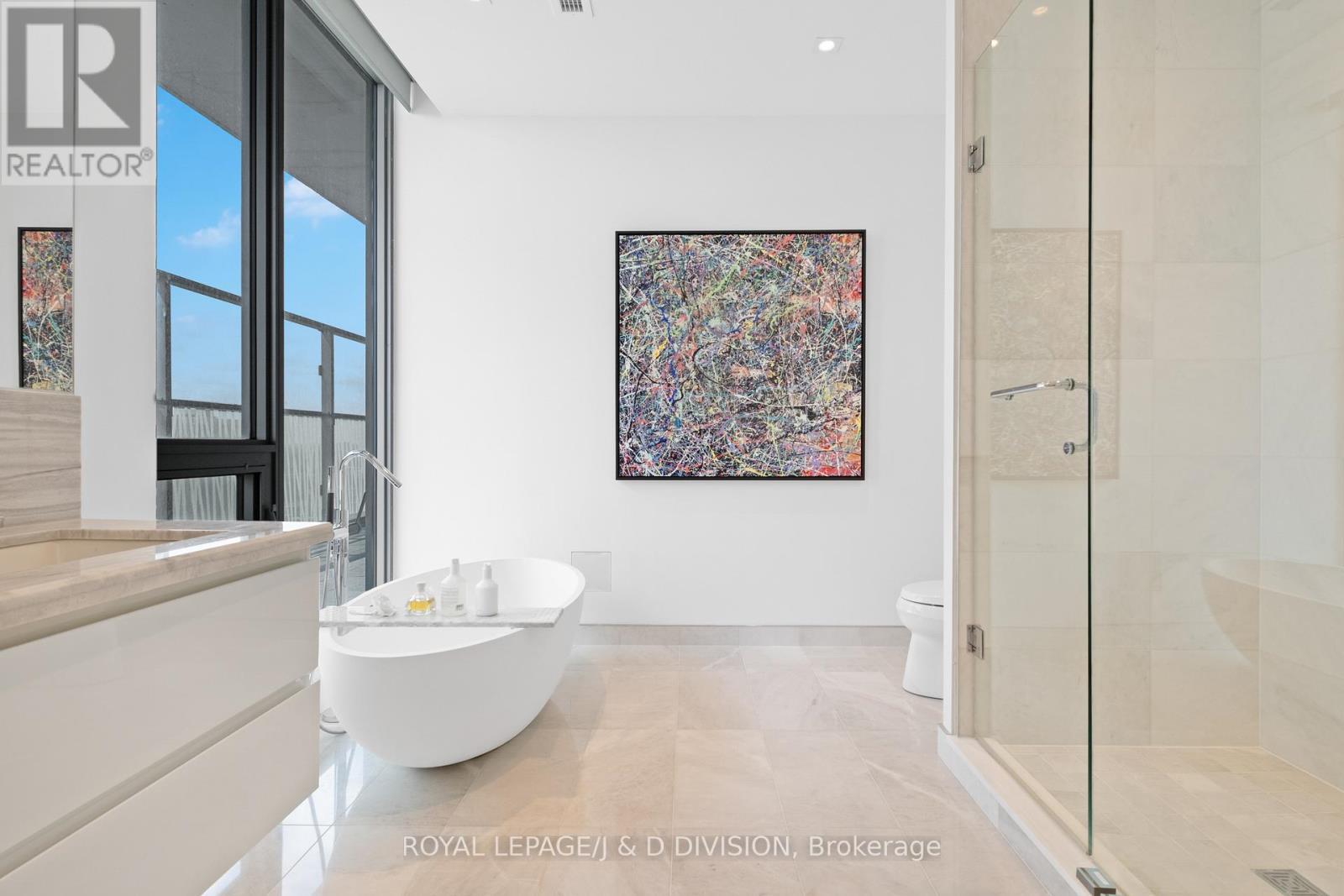 












PH 02 (5502) - 50 CHARLES STREET E

,
Toronto,




Ontario
M4Y0C3

