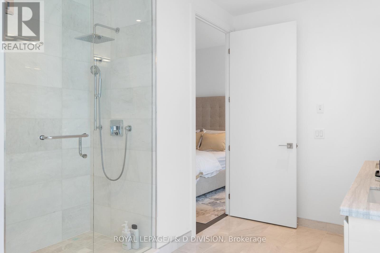 












PH 02 (5502) - 50 CHARLES STREET E

,
Toronto,




Ontario
M4Y0C3

