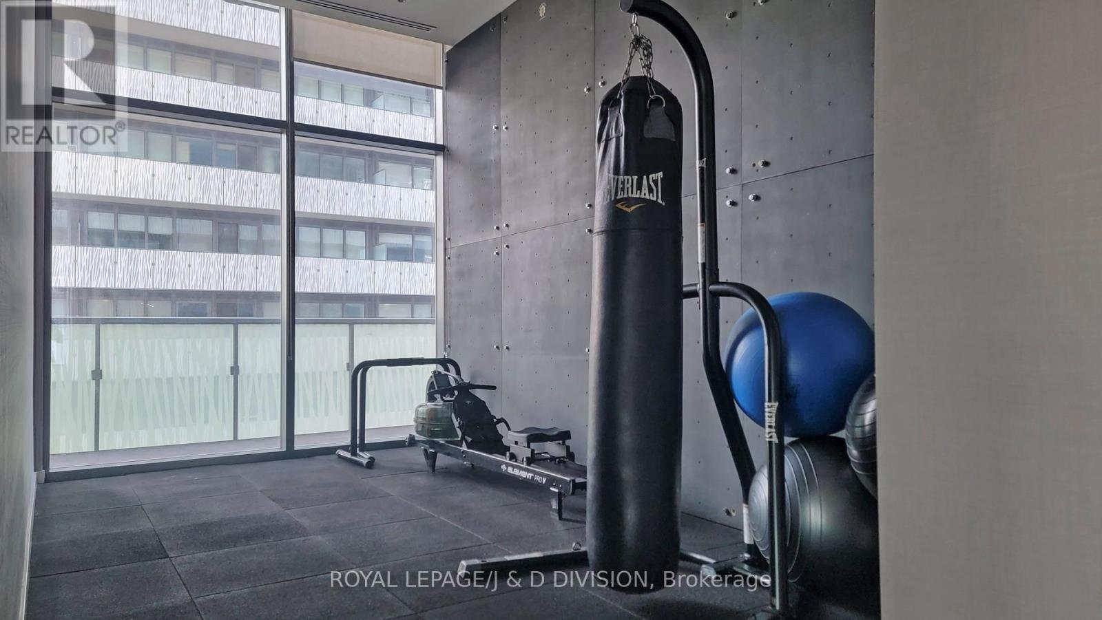 












PH 02 (5502) - 50 CHARLES STREET E

,
Toronto,




Ontario
M4Y0C3

