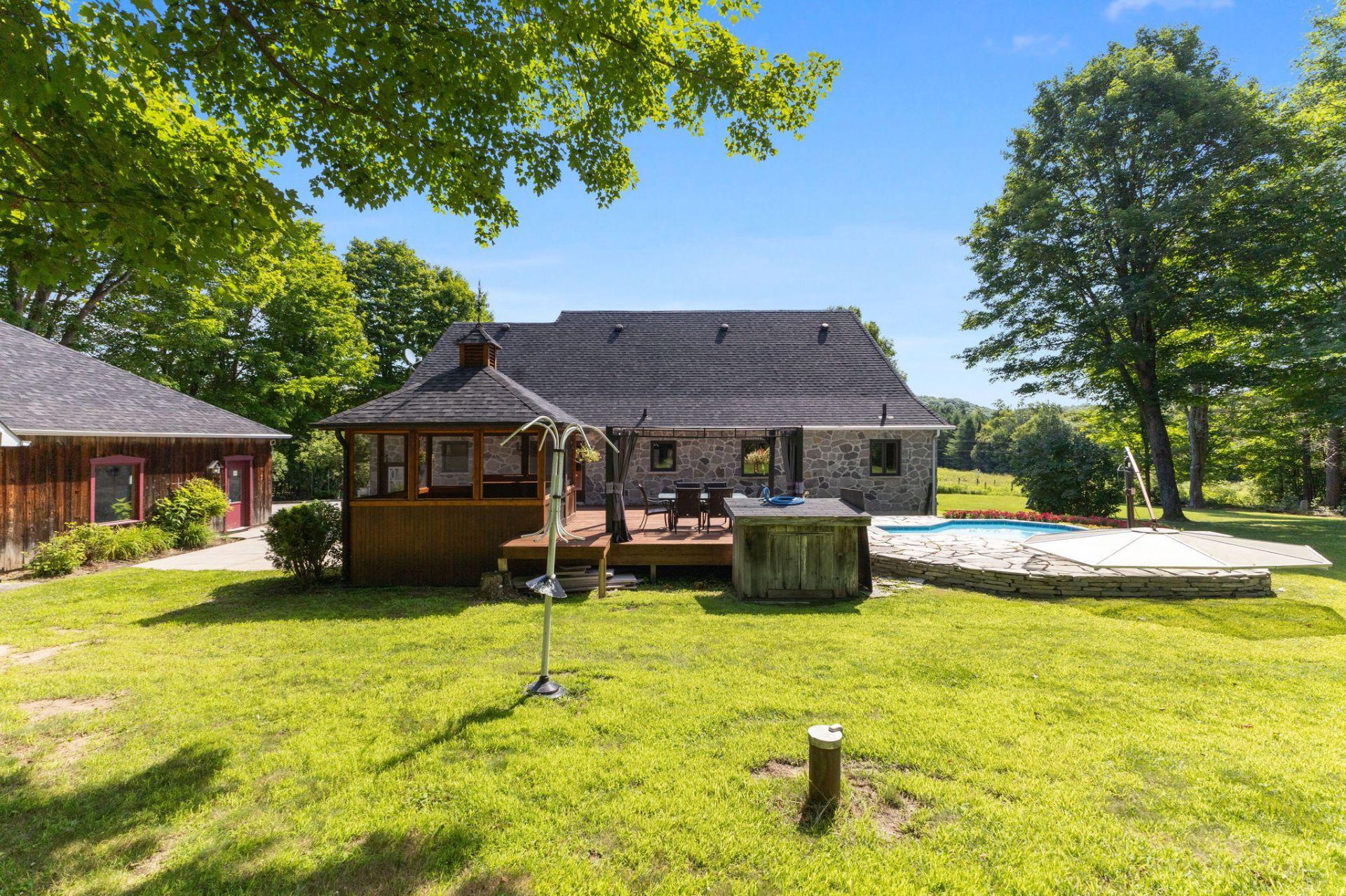 









26


Ch. Patterson

,
Cantley,




QC
J8V2Y9

