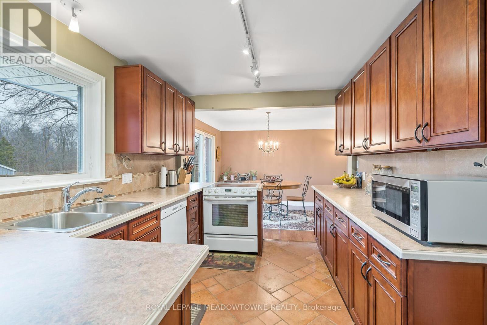 












11317 REGIONAL ROAD 25

,
Halton Hills,




Ontario
L7J2M1

