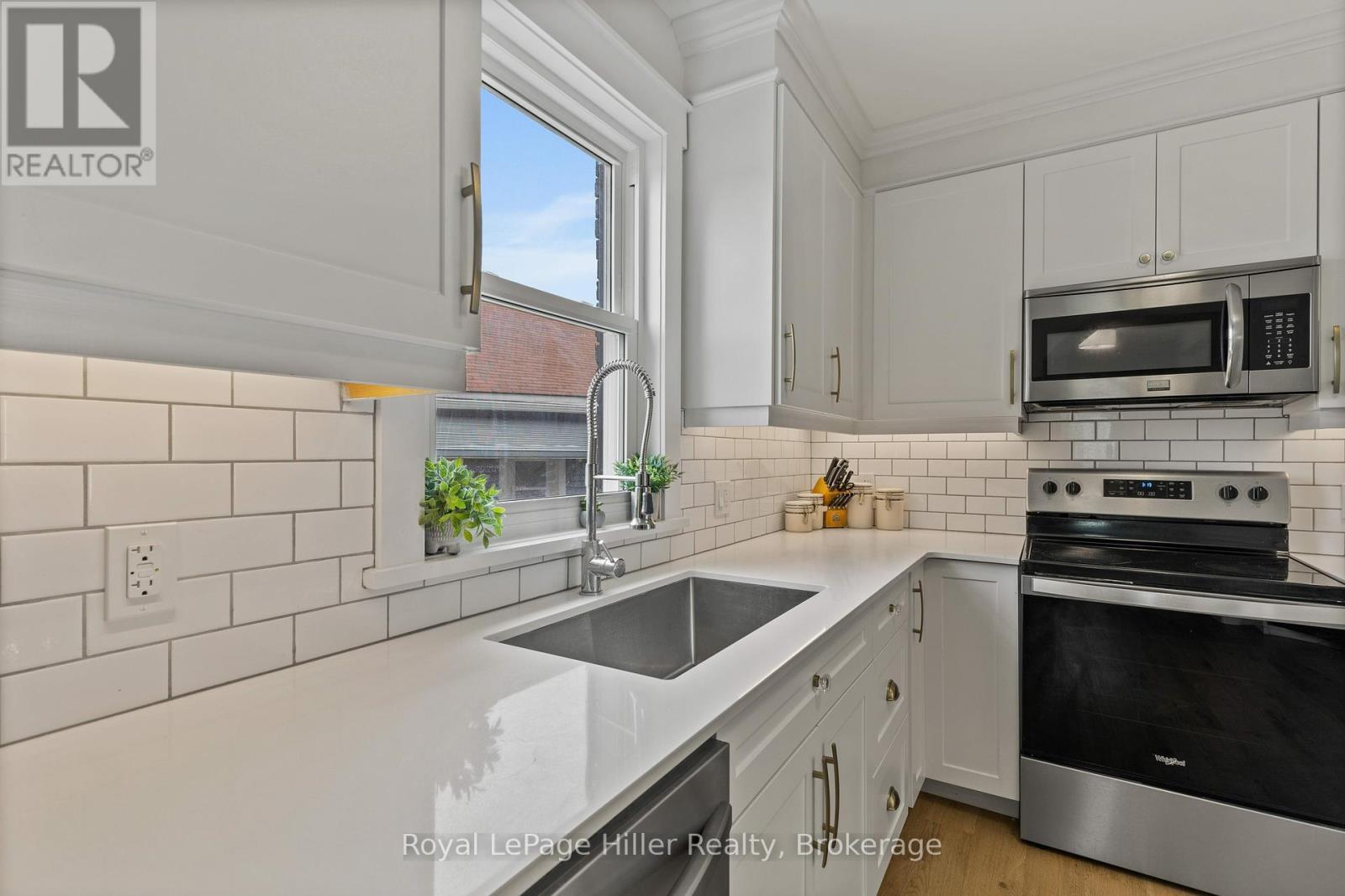 












65 GUELPH STREET

,
Stratford,




Ontario
N5A3W7

