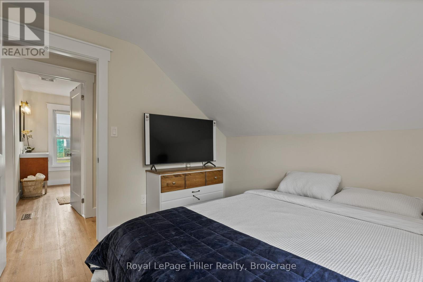 












65 GUELPH STREET

,
Stratford,




Ontario
N5A3W7

