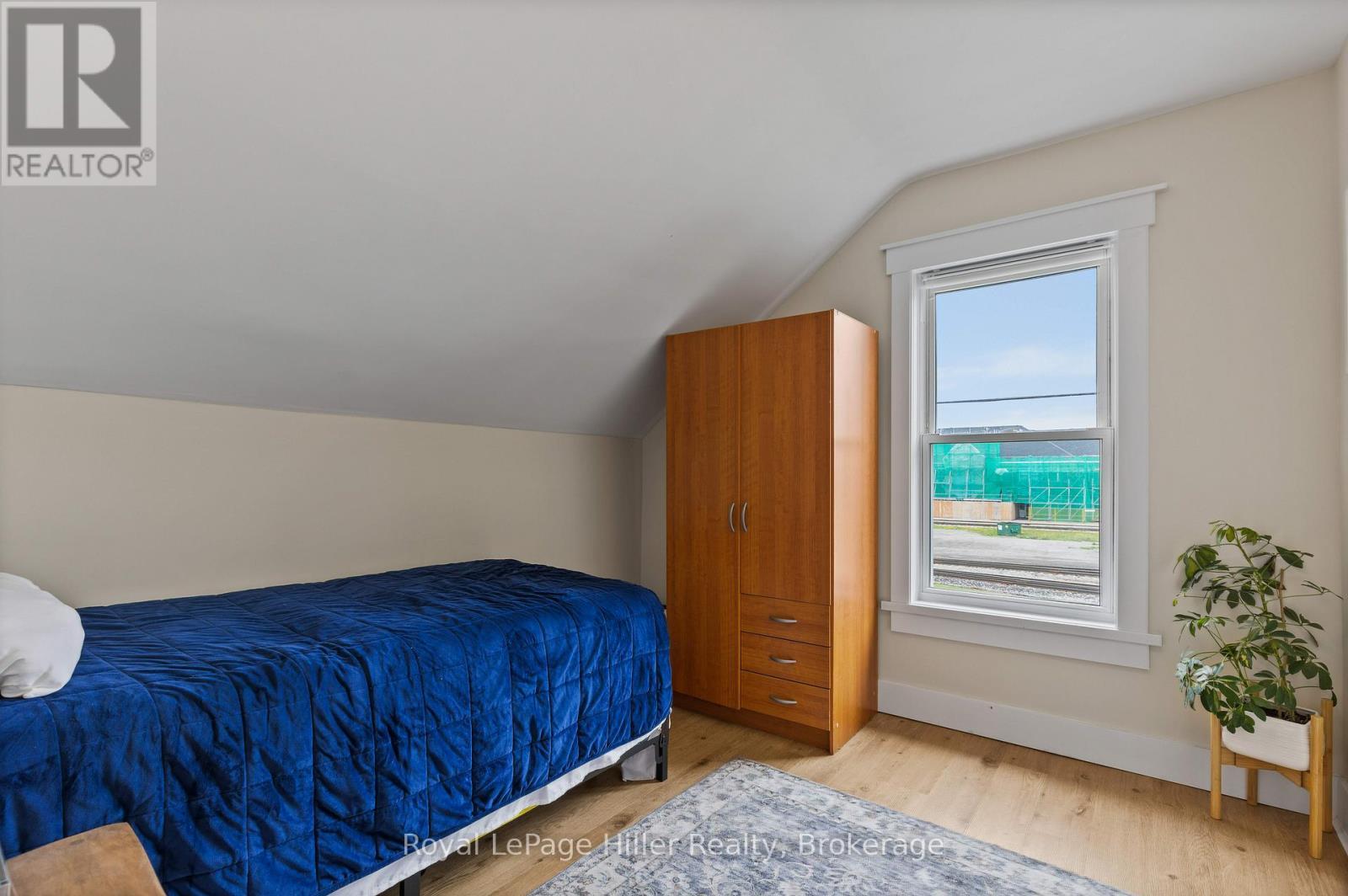 












65 GUELPH STREET

,
Stratford,




Ontario
N5A3W7

