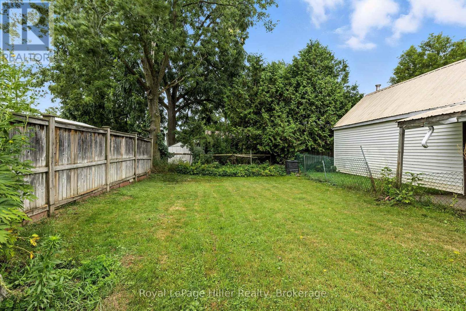 












65 GUELPH STREET

,
Stratford,




Ontario
N5A3W7

