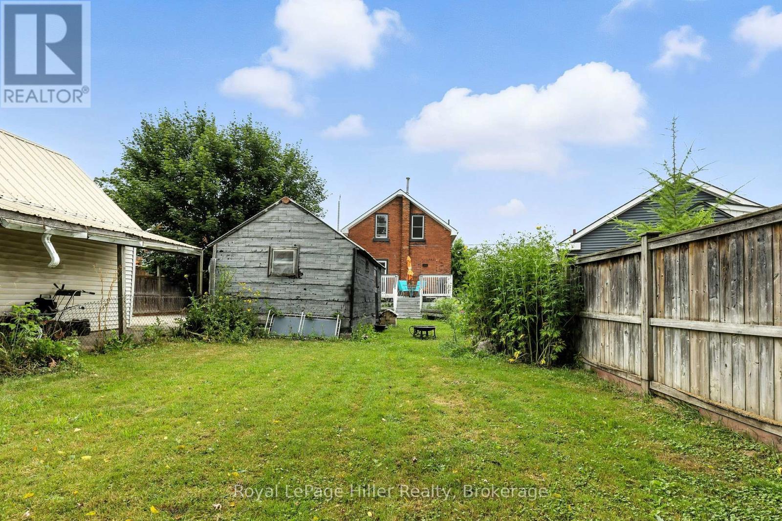 












65 GUELPH STREET

,
Stratford,




Ontario
N5A3W7

