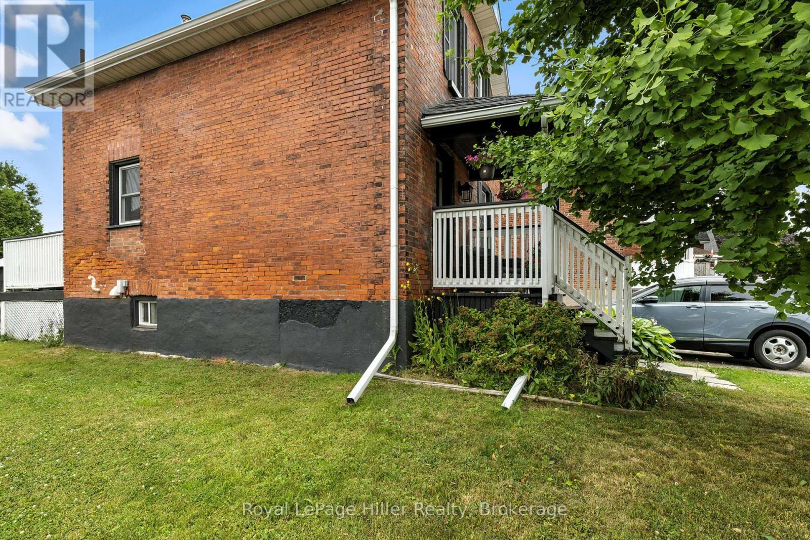 












65 GUELPH STREET

,
Stratford,




Ontario
N5A3W7

