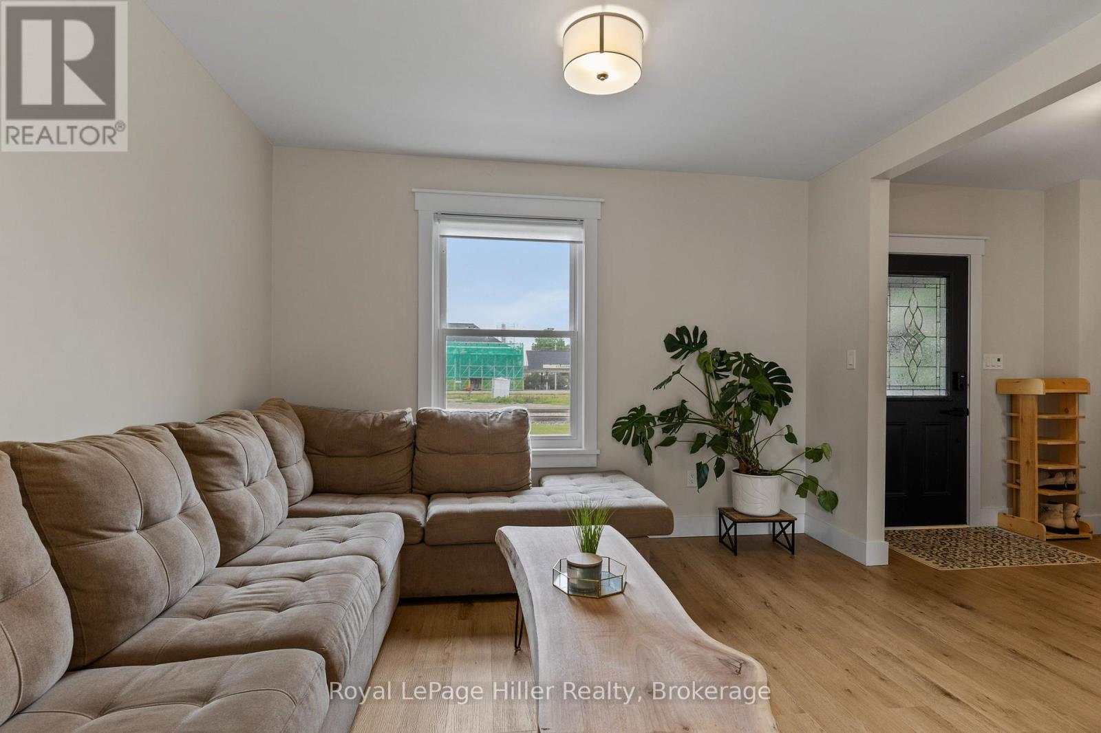 












65 GUELPH STREET

,
Stratford,




Ontario
N5A3W7

