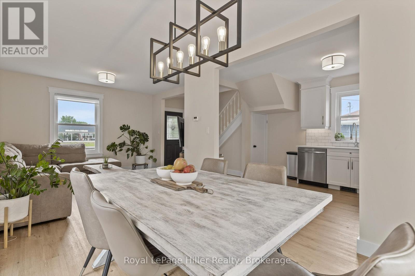 












65 GUELPH STREET

,
Stratford,




Ontario
N5A3W7

