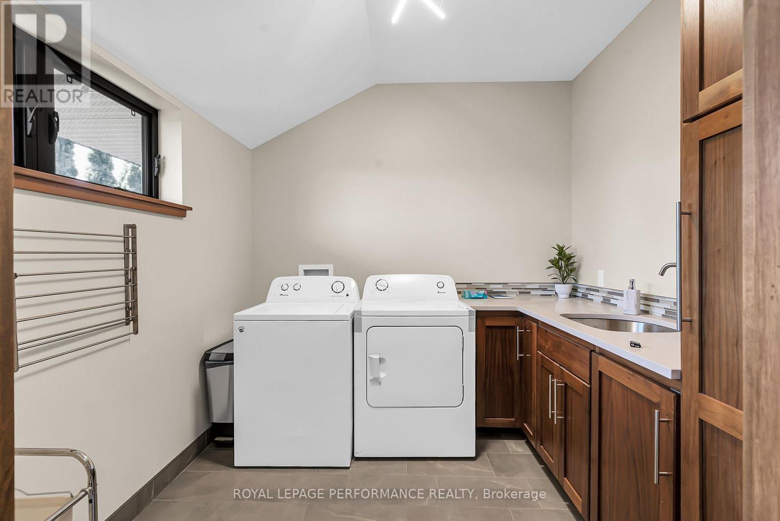 












19 GEORGE PATRICK DRIVE

,
South Stormont,




Ontario
K0C1P0

