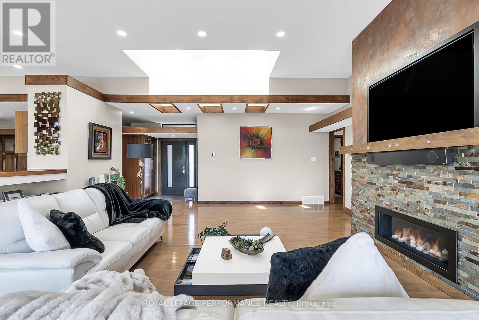 












19 GEORGE PATRICK DRIVE

,
South Stormont,




Ontario
K0C1P0

