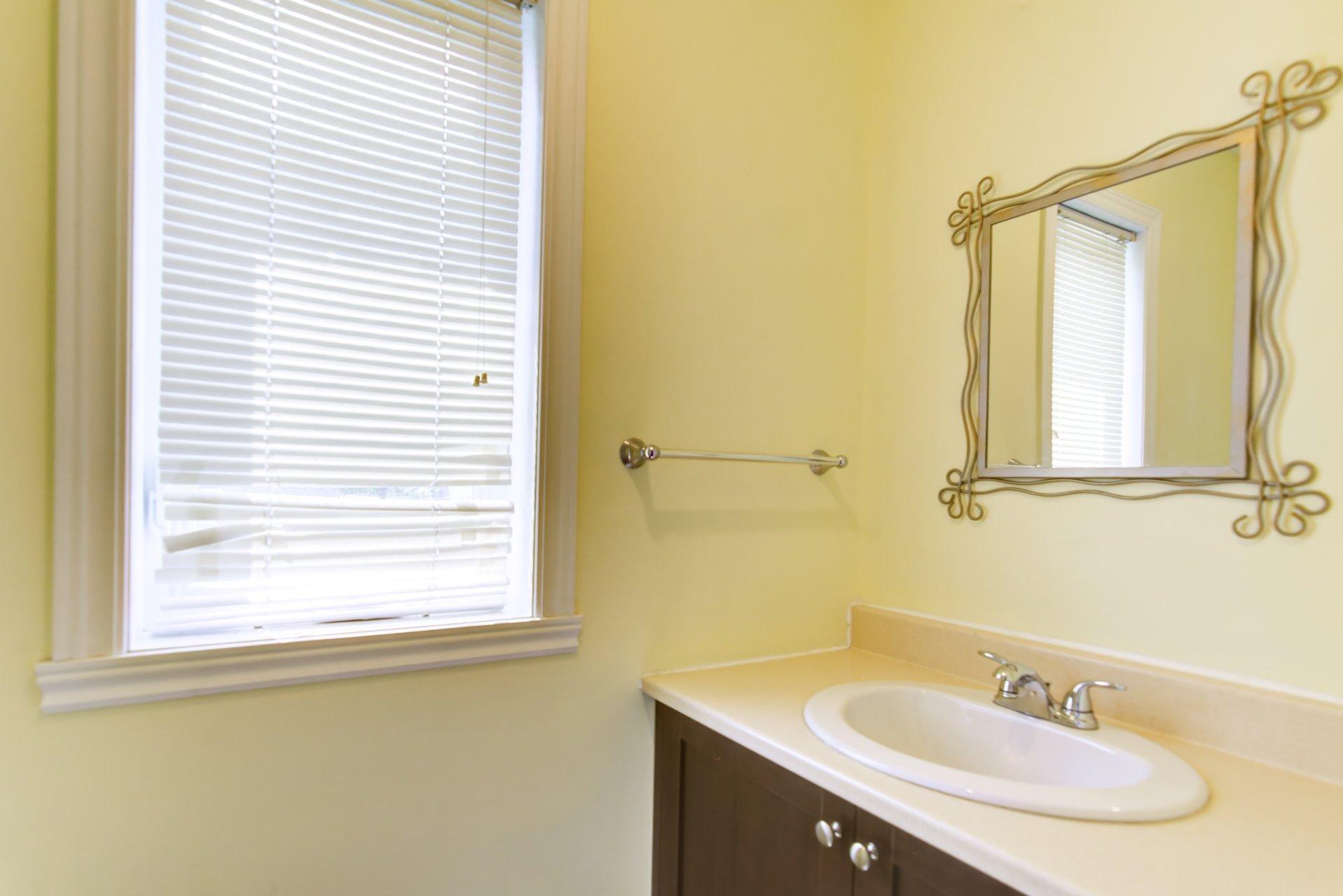 









8165


Rue Louisbourg

,
Brossard,




QC
J4Y0H6


