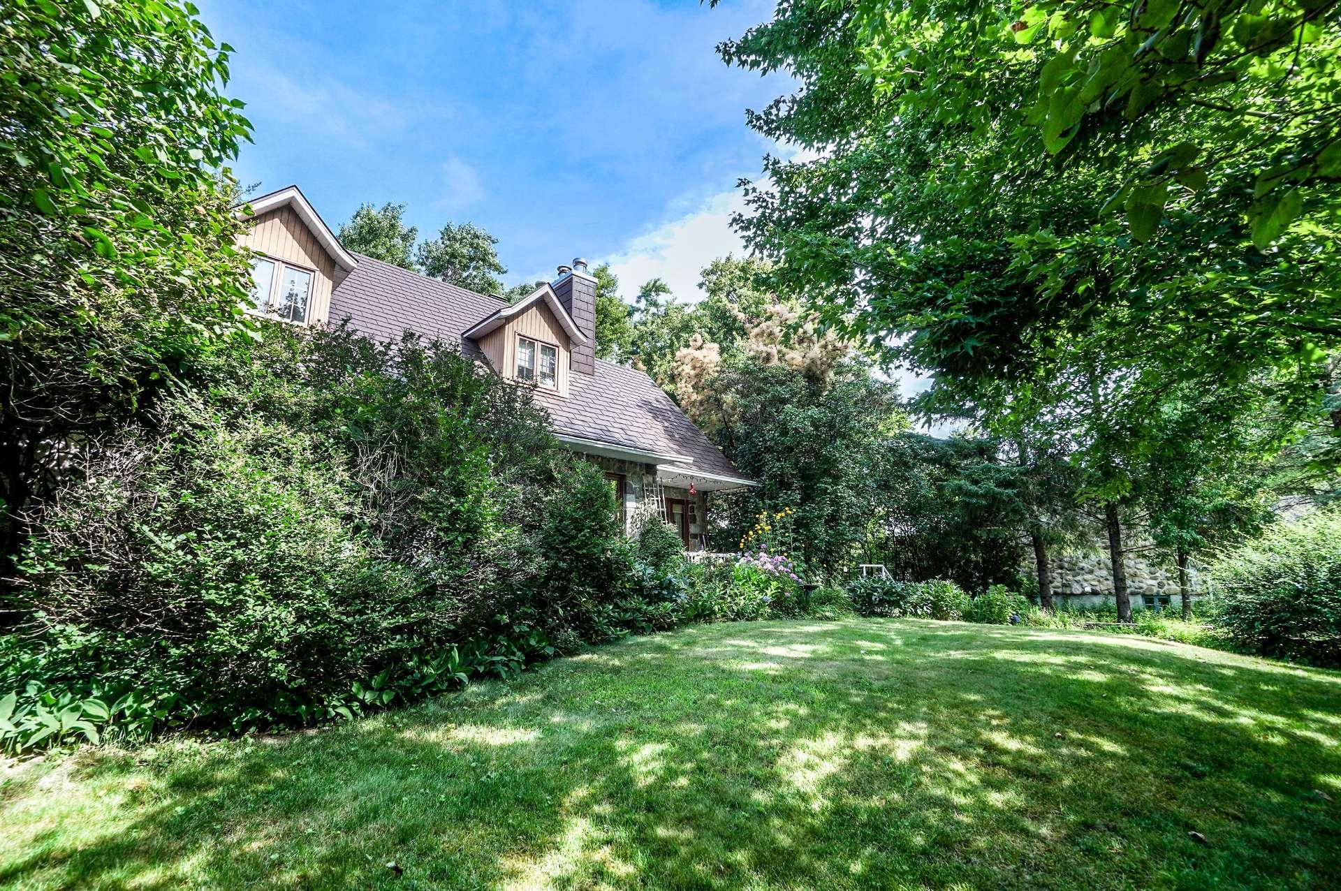 









1874


Rue des Tulipes

,
Carignan,




QC
J3L5E8

