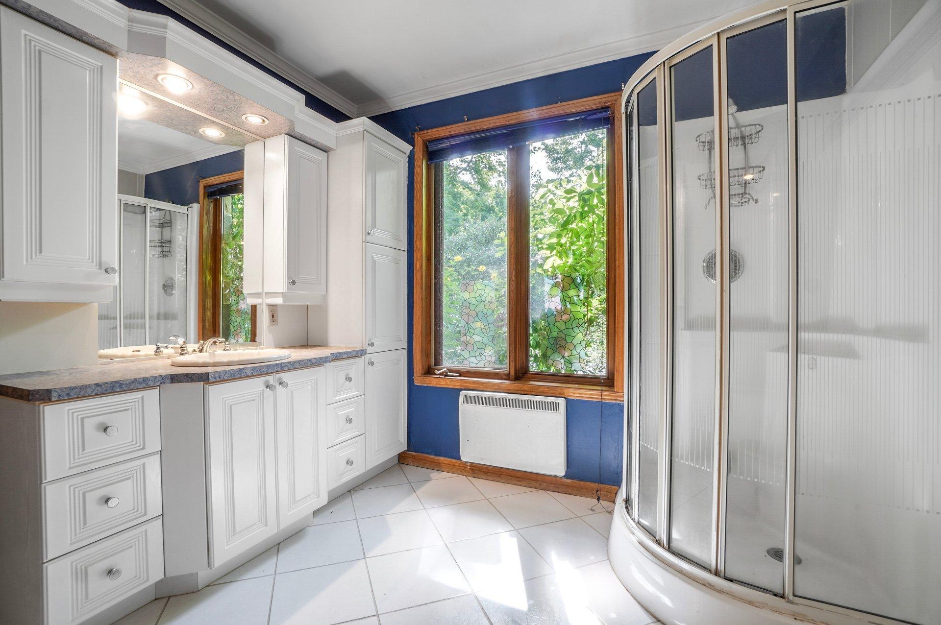 









1874


Rue des Tulipes

,
Carignan,




QC
J3L5E8

