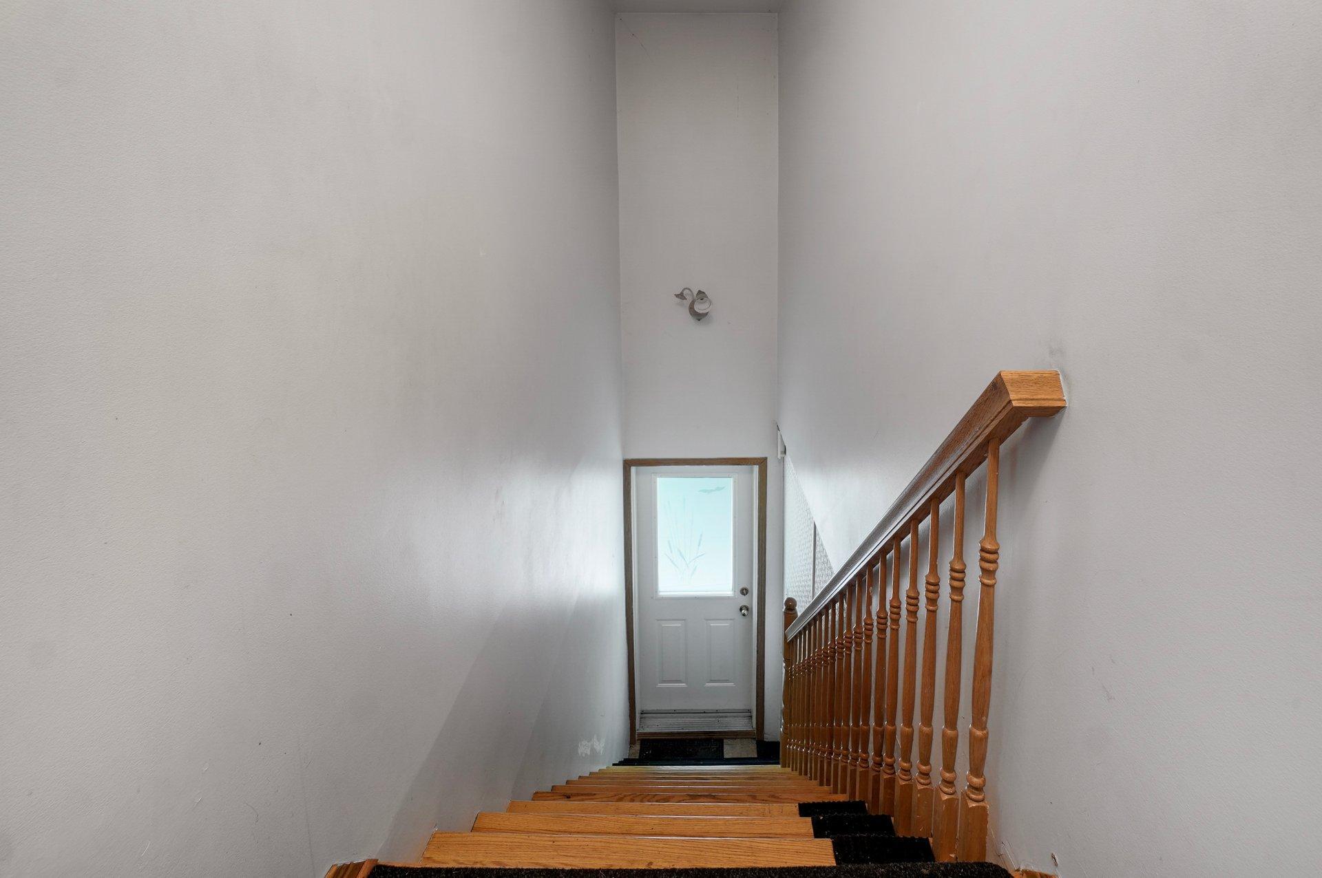 









1874


Rue des Tulipes

,
Carignan,




QC
J3L5E8

