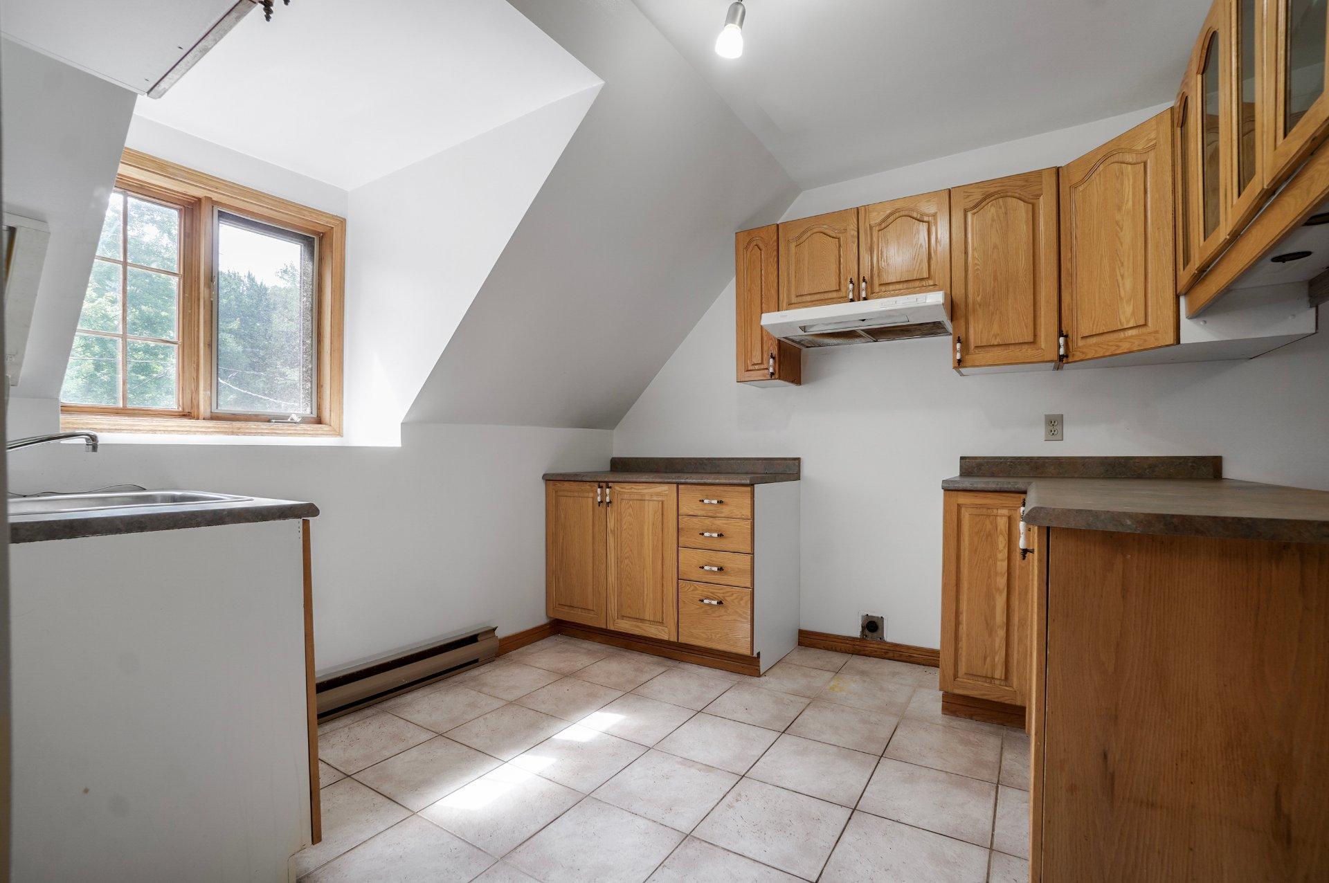 









1874


Rue des Tulipes

,
Carignan,




QC
J3L5E8


