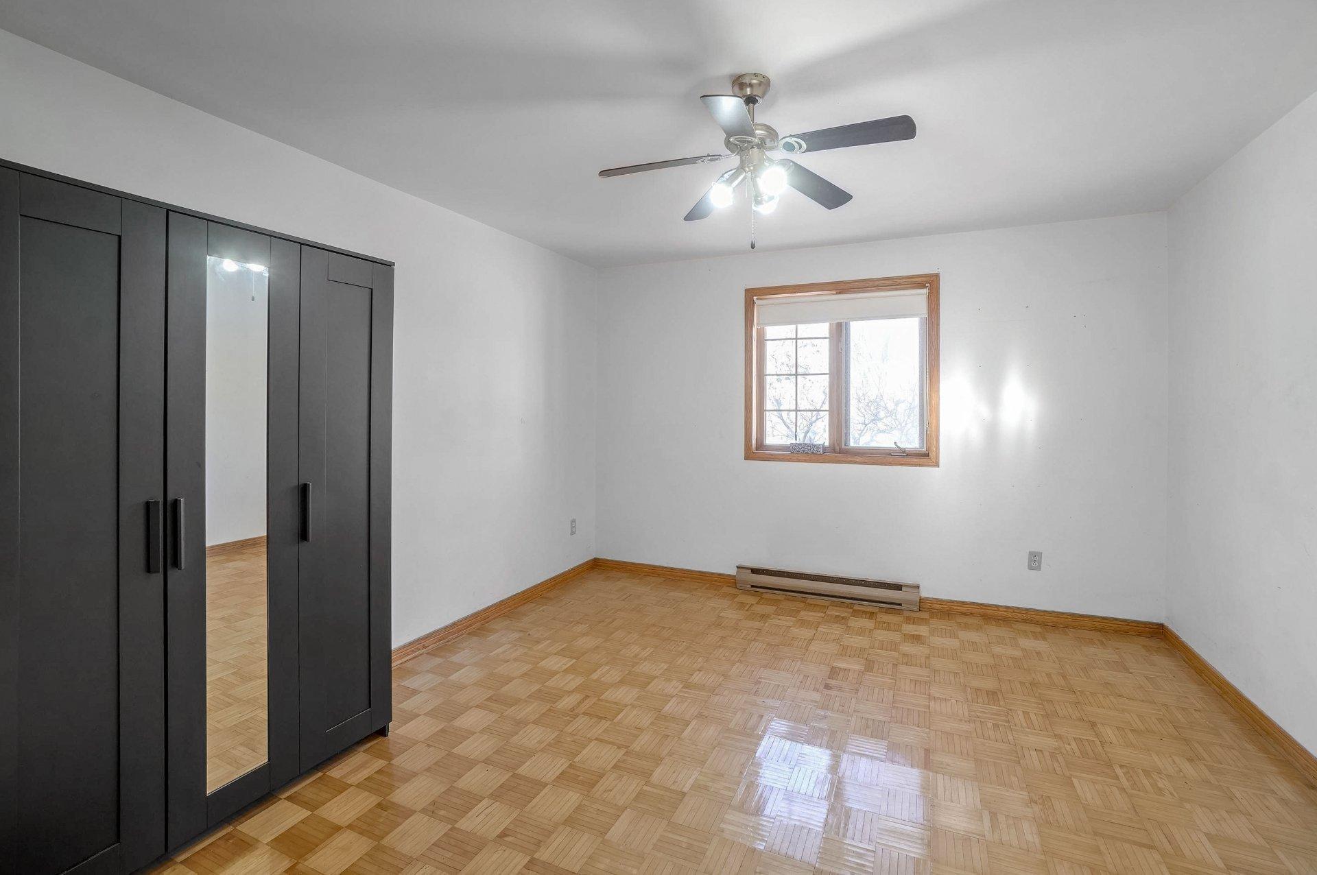 









1874


Rue des Tulipes

,
Carignan,




QC
J3L5E8

