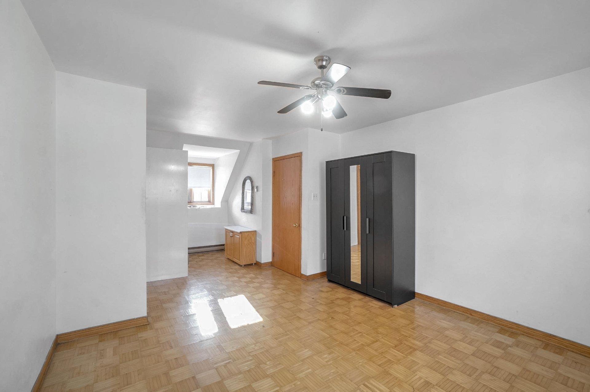 









1874


Rue des Tulipes

,
Carignan,




QC
J3L5E8

