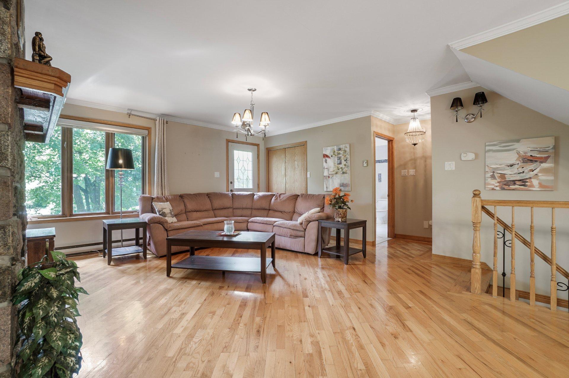 









1874


Rue des Tulipes

,
Carignan,




QC
J3L5E8

