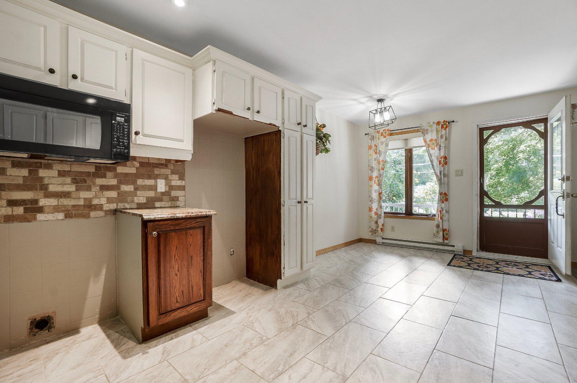 









1874


Rue des Tulipes

,
Carignan,




QC
J3L5E8


