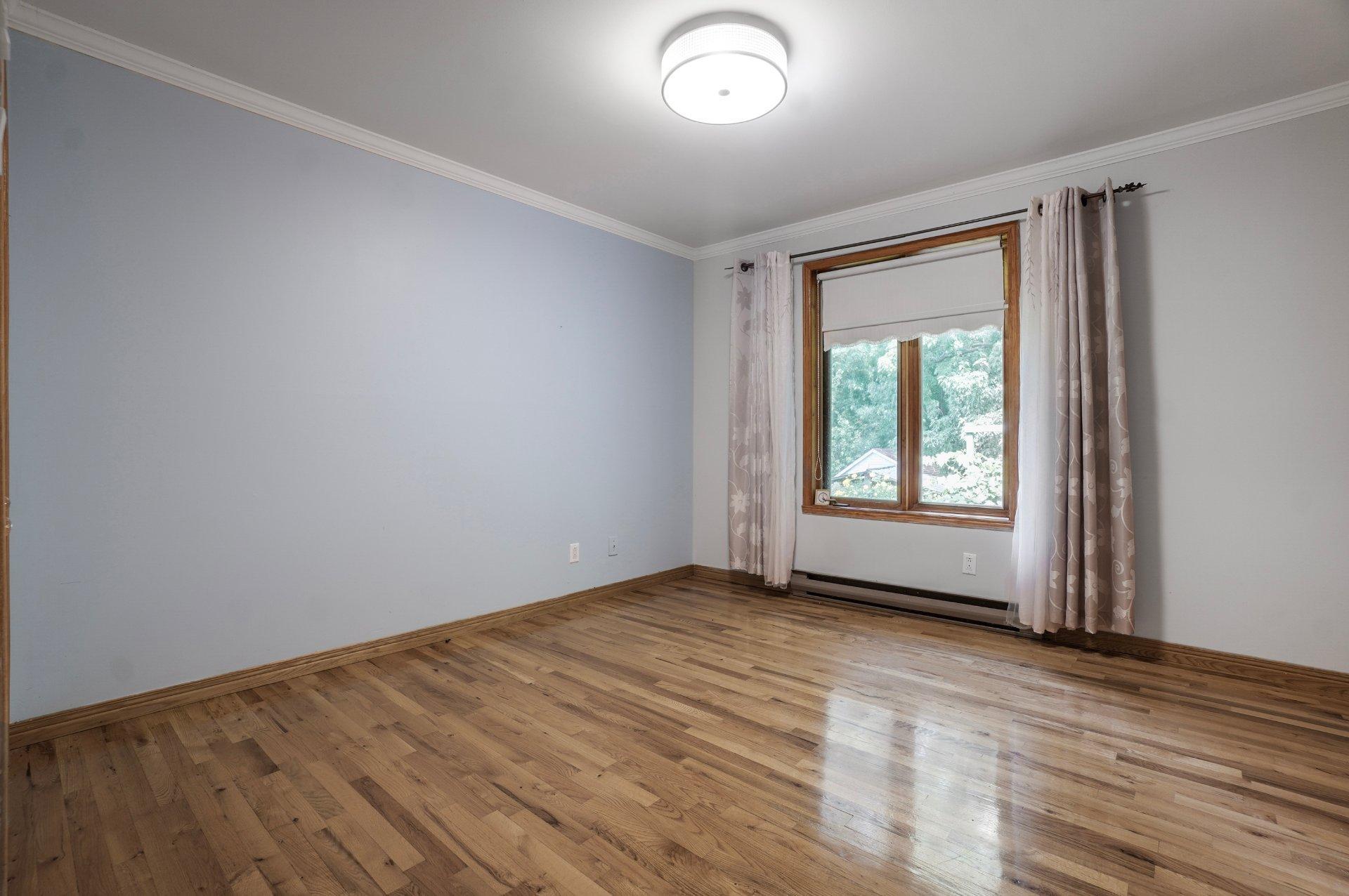 









1874


Rue des Tulipes

,
Carignan,




QC
J3L5E8

