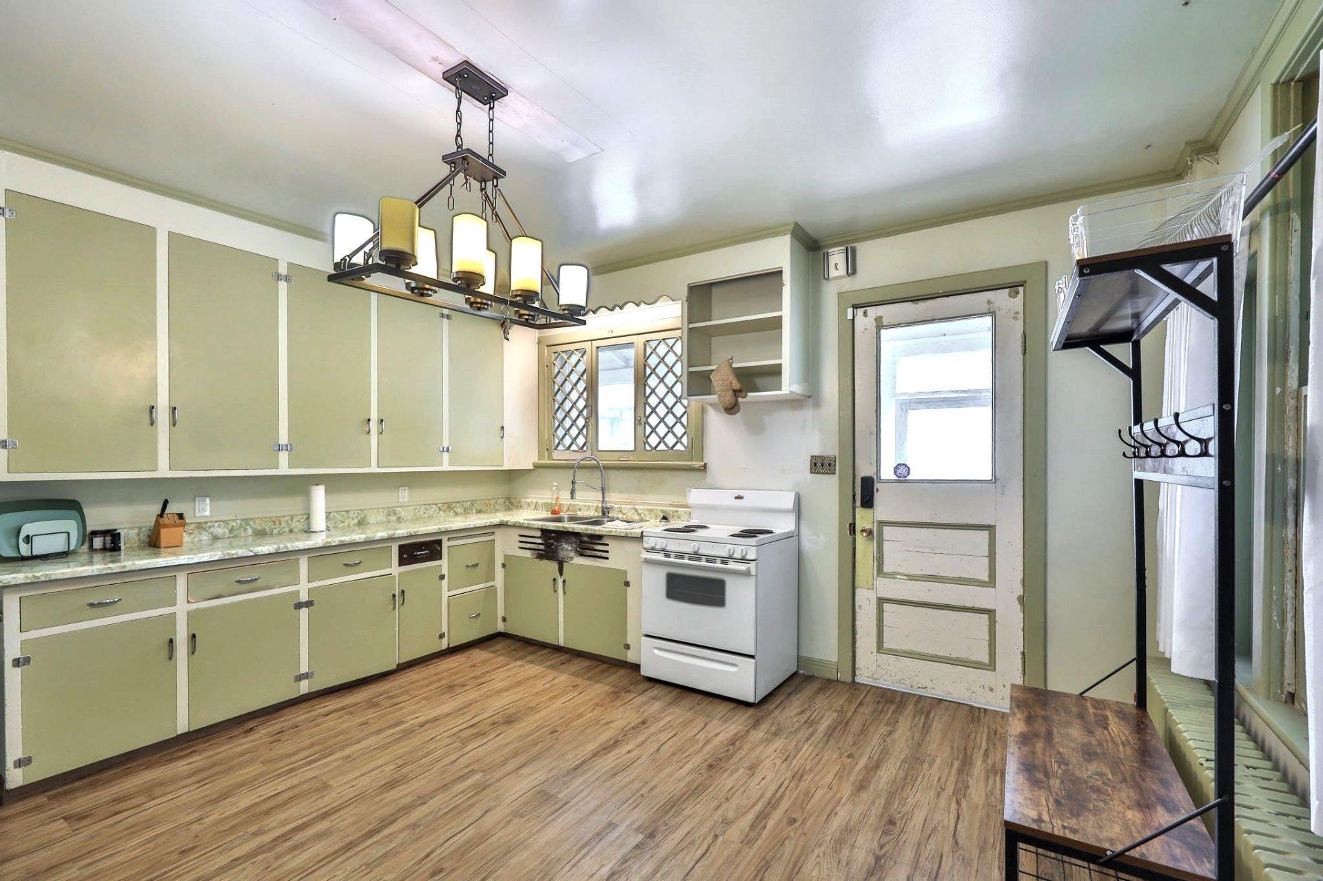 









187

 - 189


Rue Principale S.

,
Maniwaki,




QC
J9E2A1


