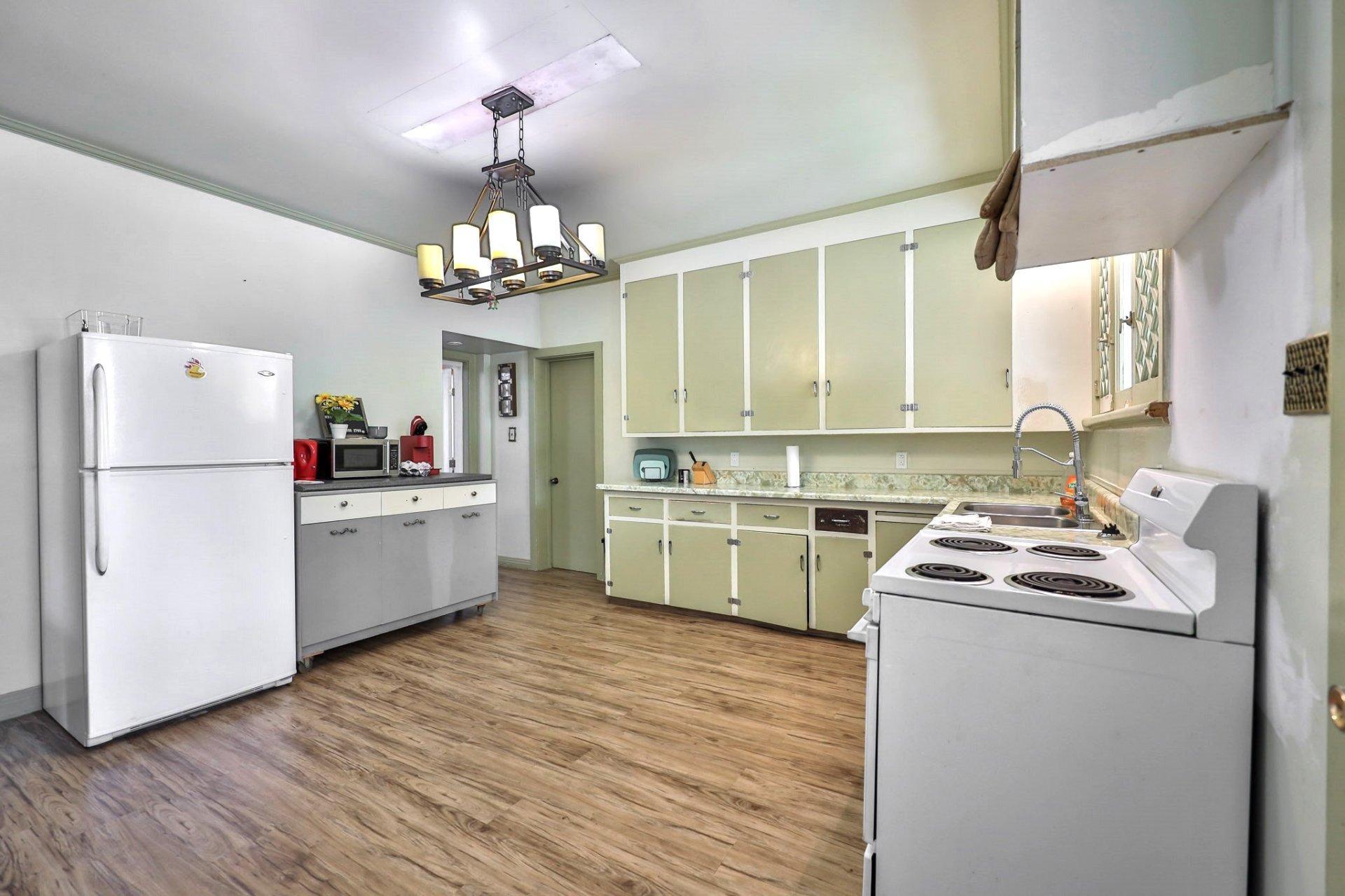 









187

 - 189


Rue Principale S.

,
Maniwaki,




QC
J9E2A1

