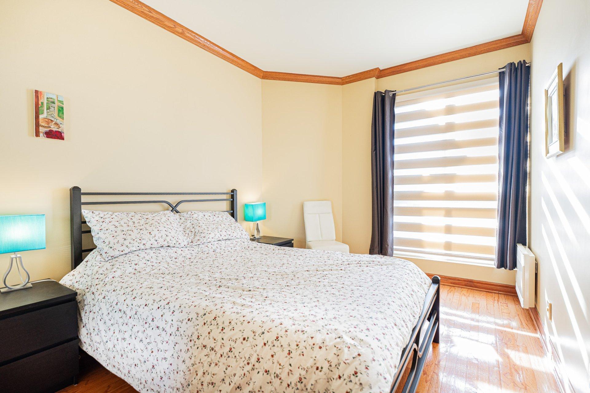 









9240


Rue Riverin

, 403,
Brossard,




QC
J4X2T8

