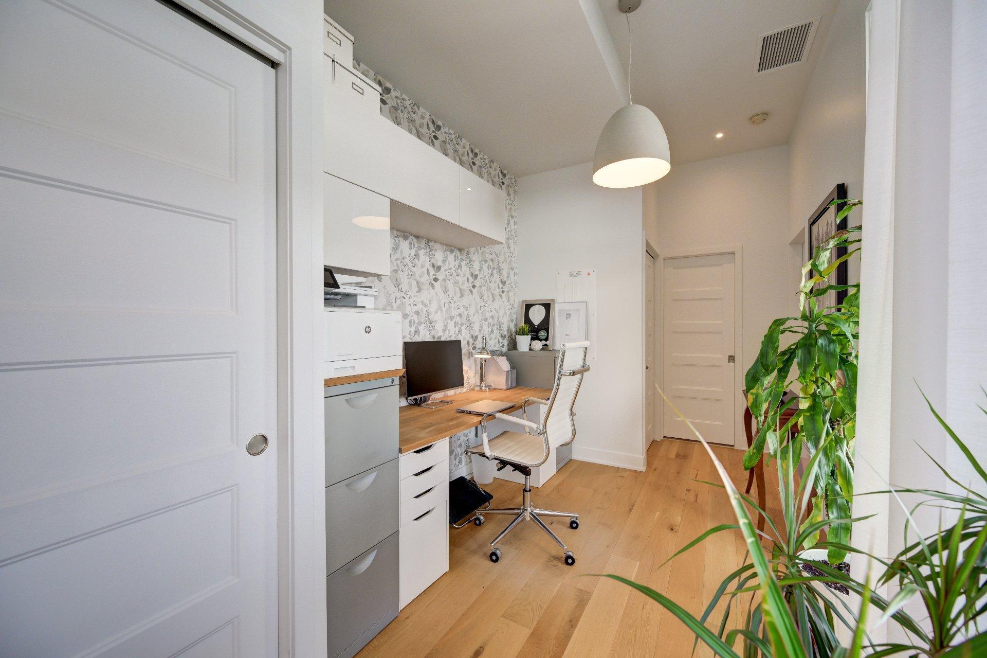









1400


Rue Lucien-Paiement

, 1702,
Laval (Laval-des-Rapides),




QC
H7N0E3

