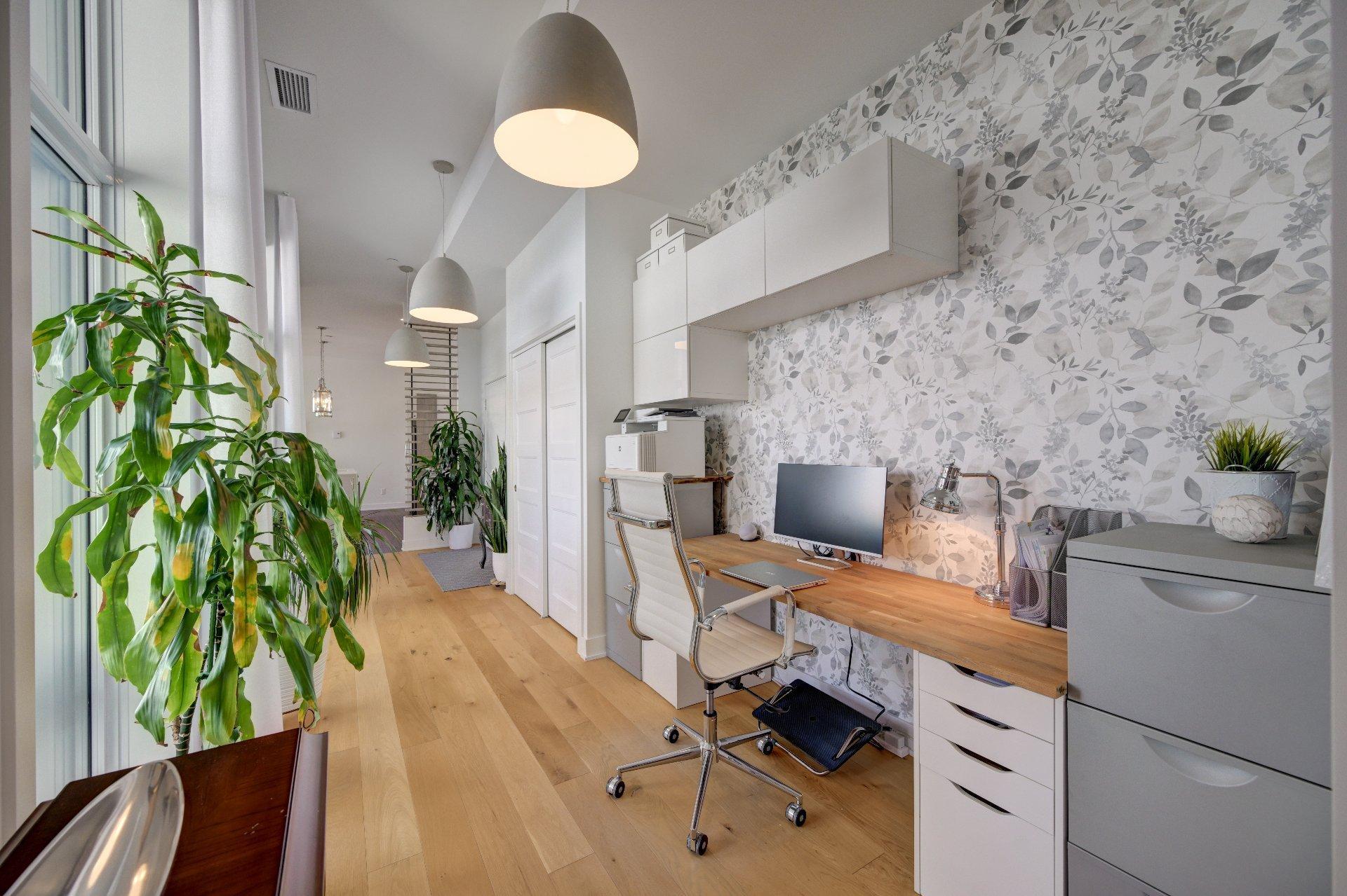 









1400


Rue Lucien-Paiement

, 1702,
Laval (Laval-des-Rapides),




QC
H7N0E3

