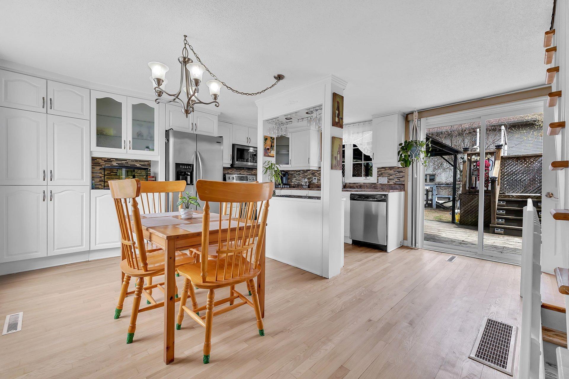 









17


Rue St-Pierre

,
Gatineau (Masson-Angers),




QC
J8M1B9

