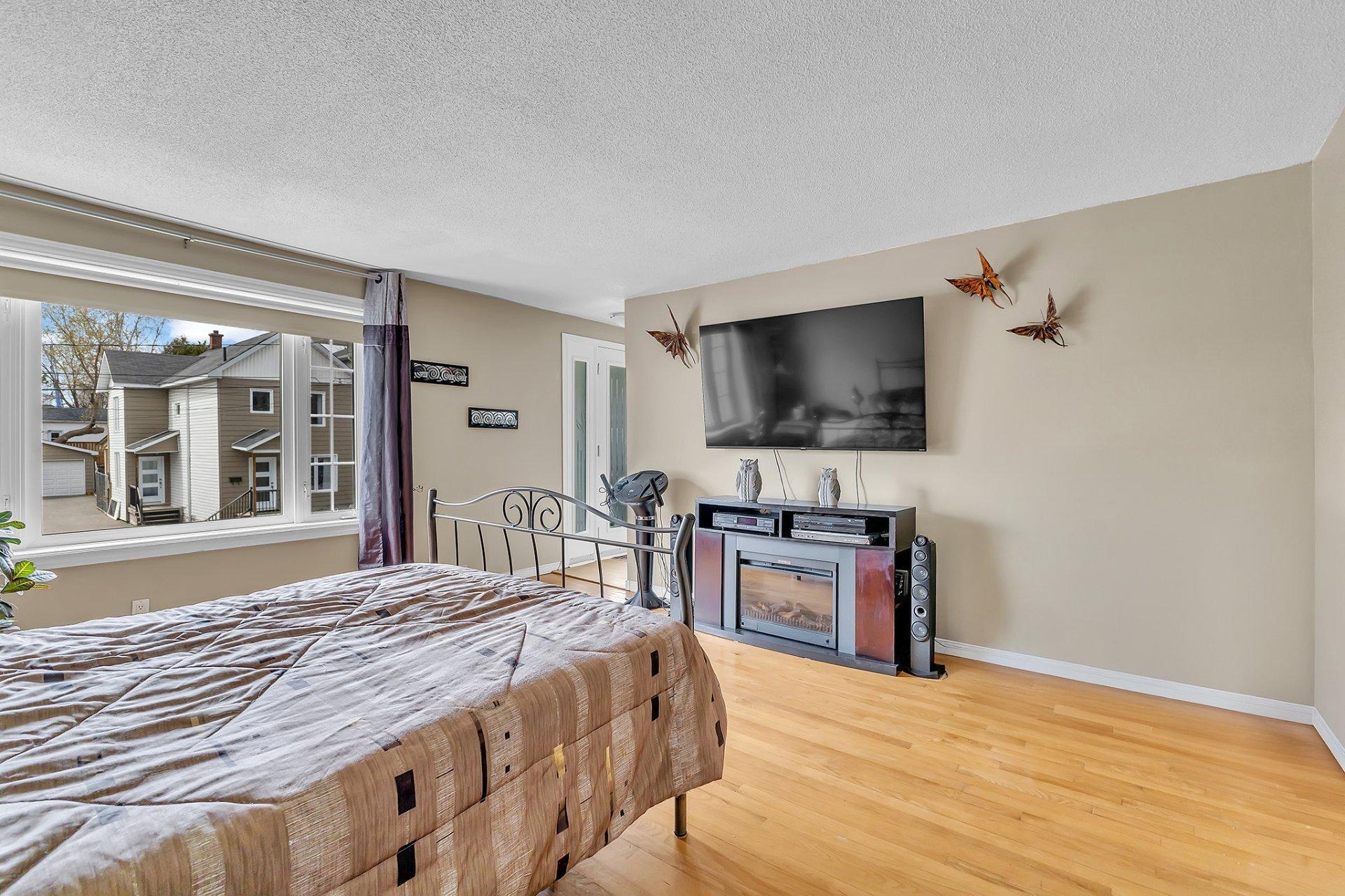 









17


Rue St-Pierre

,
Gatineau (Masson-Angers),




QC
J8M1B9

