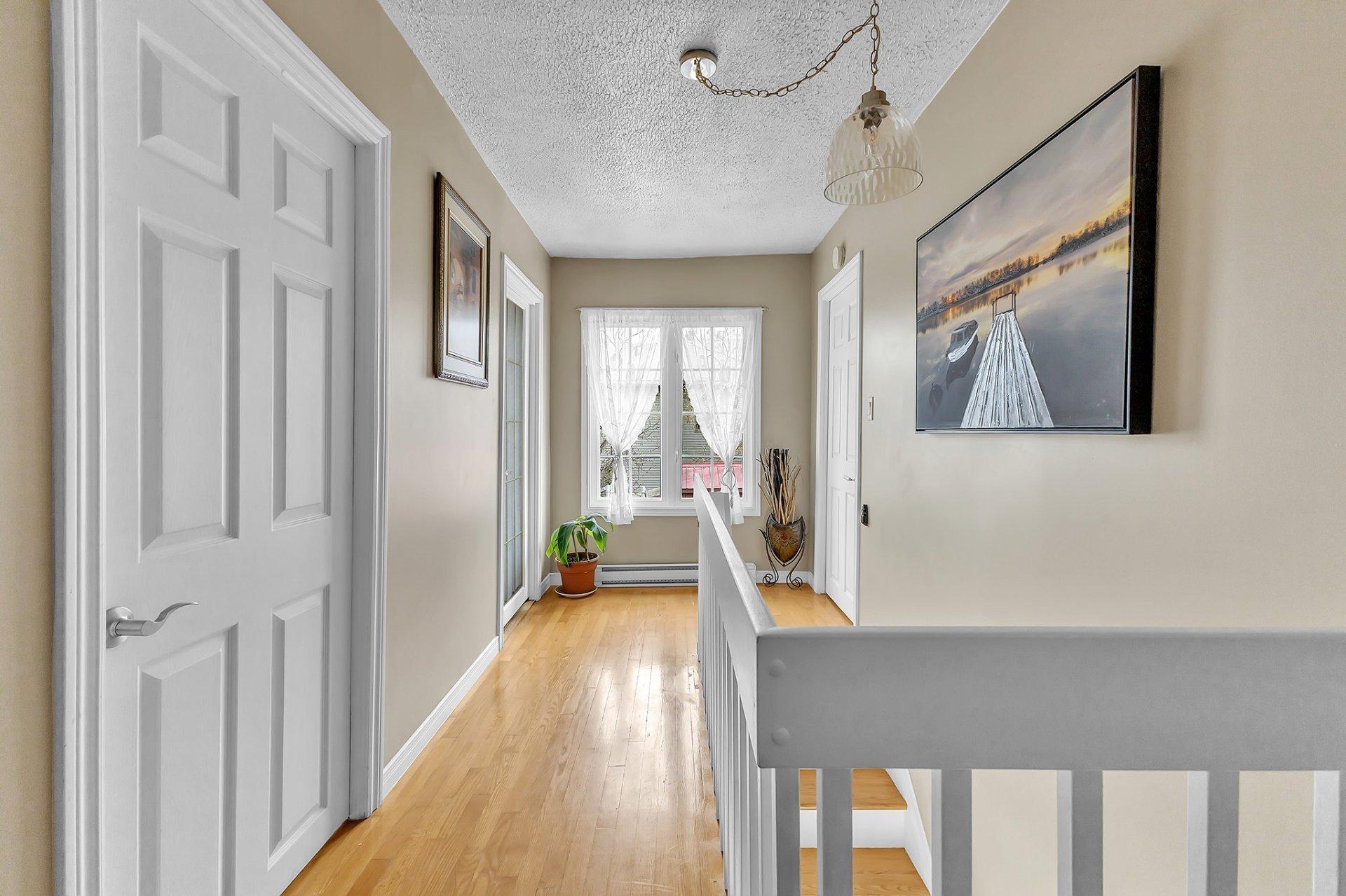 









17


Rue St-Pierre

,
Gatineau (Masson-Angers),




QC
J8M1B9

