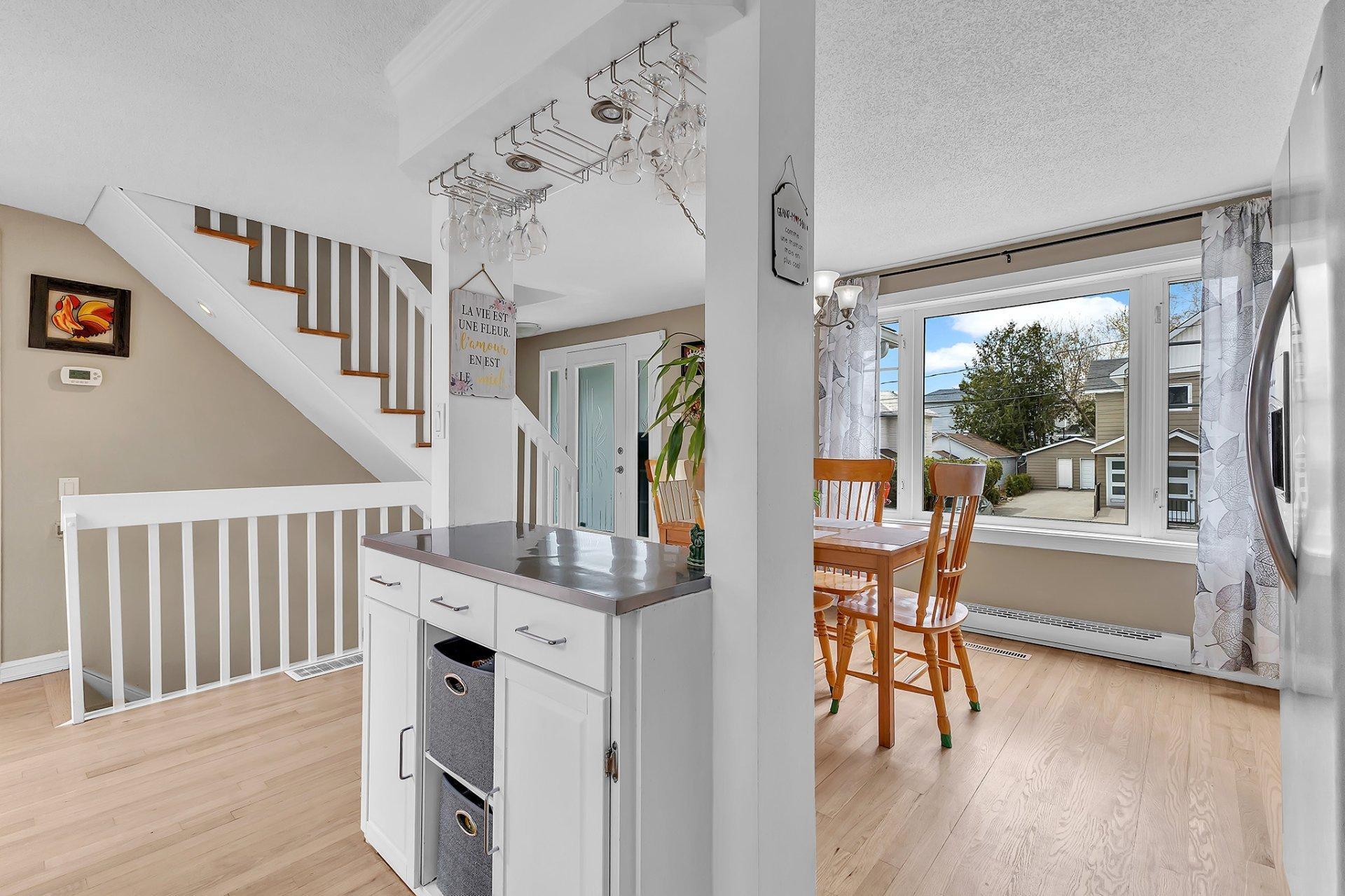 









17


Rue St-Pierre

,
Gatineau (Masson-Angers),




QC
J8M1B9

