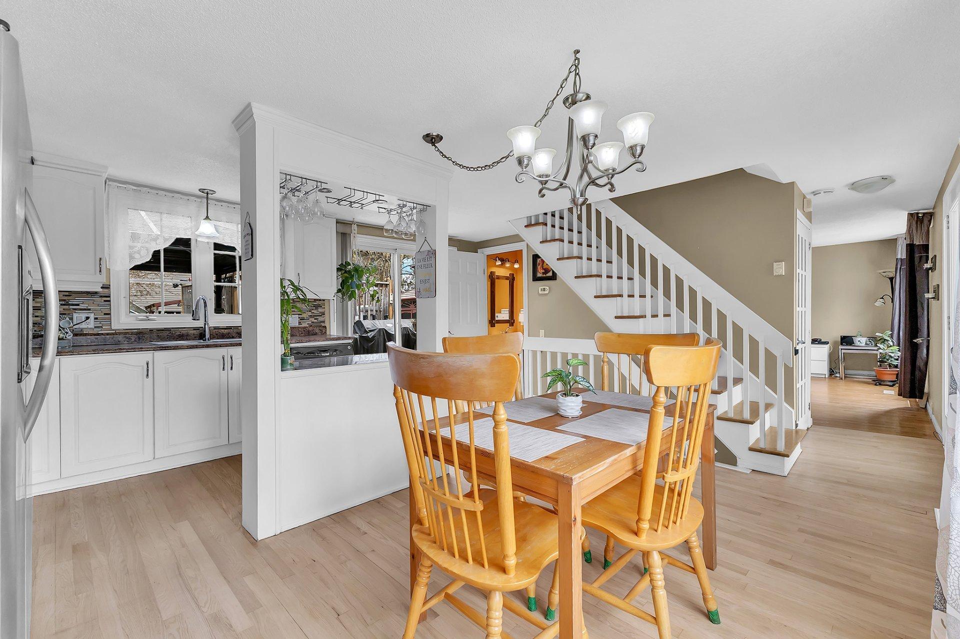 









17


Rue St-Pierre

,
Gatineau (Masson-Angers),




QC
J8M1B9


