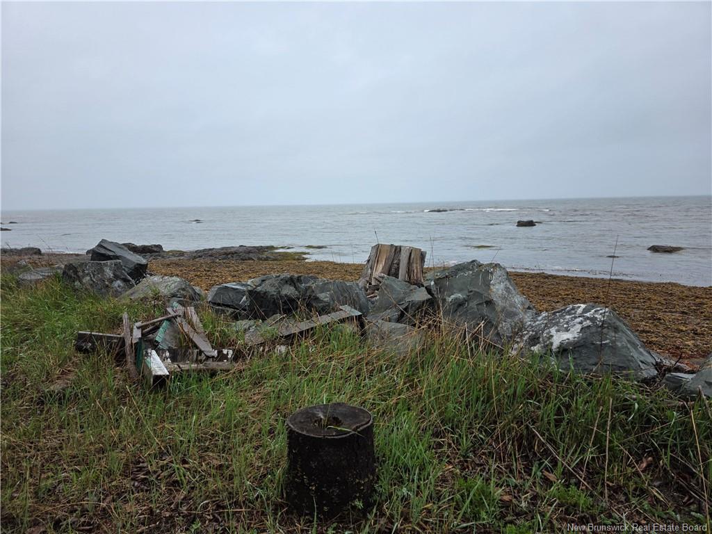 









523


Principale

,
Pointe-Verte,




NB
E8J 2R2

