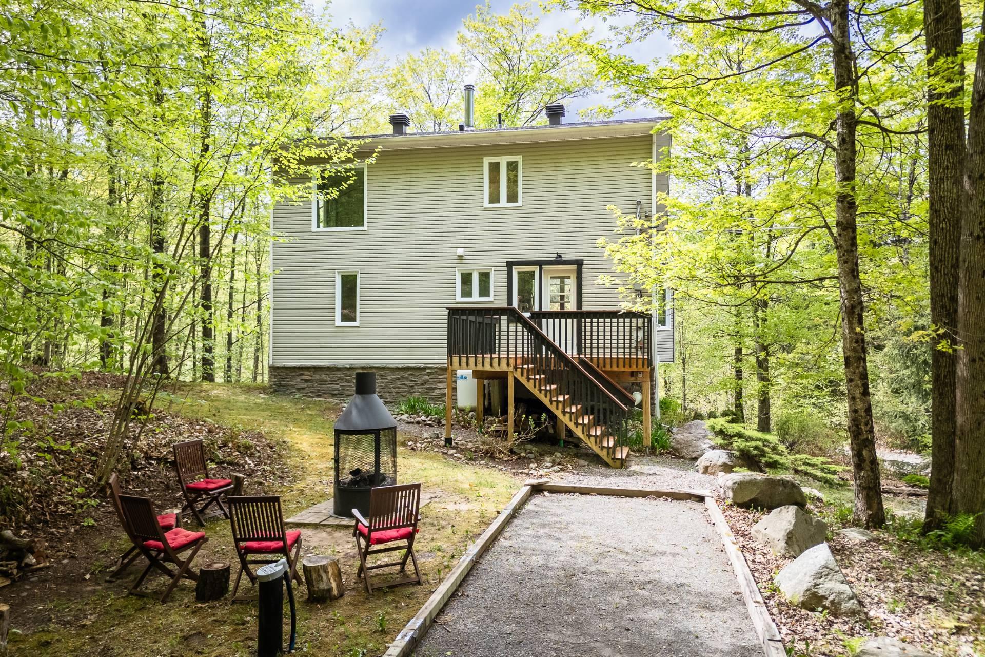 









8


Imp. Scott

,
Bolton-Est,




QC
J0E1G0

