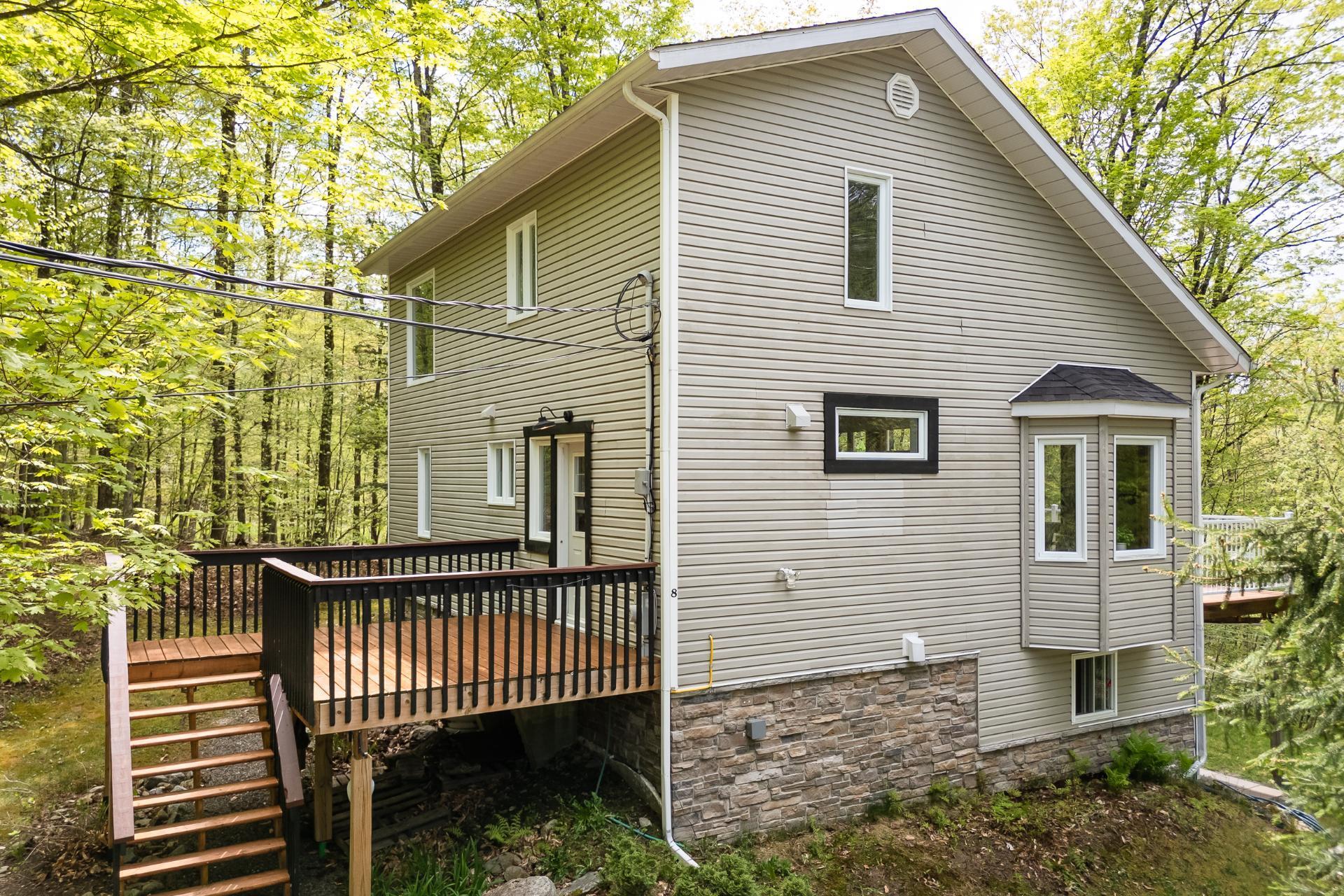 









8


Imp. Scott

,
Bolton-Est,




QC
J0E1G0

