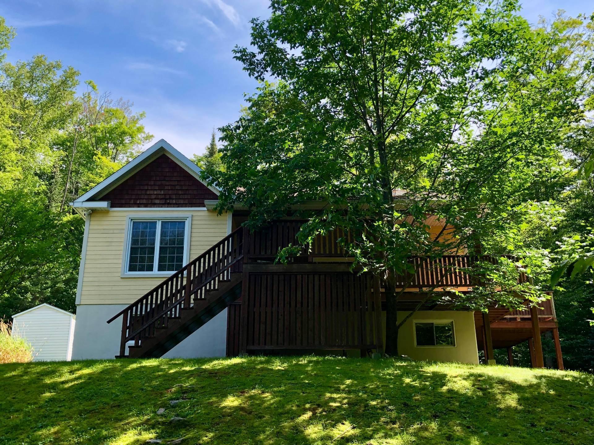 









142


Ch. de l'Orée-des-Lacs

,
Mont-Tremblant,




QC
J8E1L8


