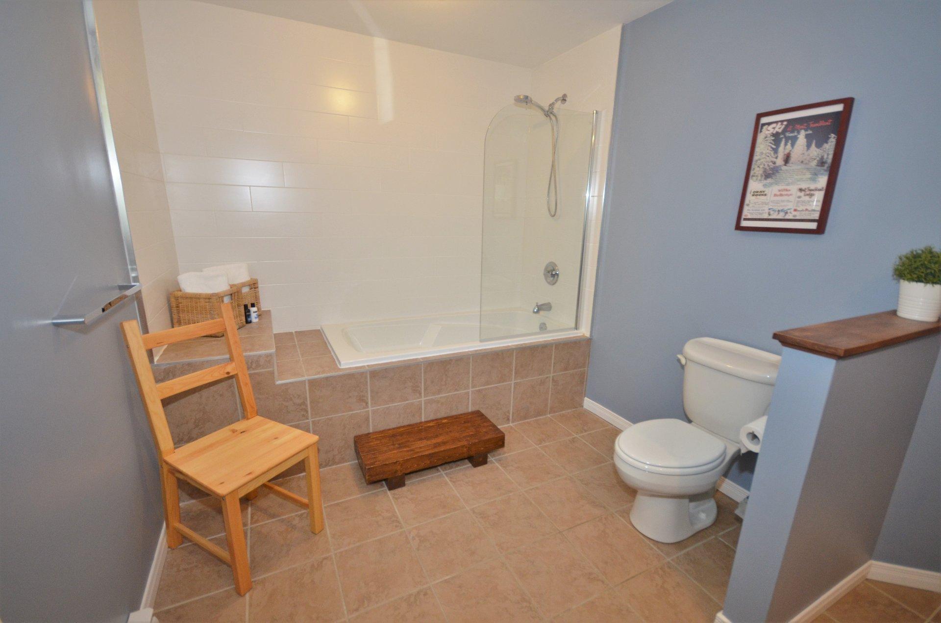 









142


Ch. de l'Orée-des-Lacs

,
Mont-Tremblant,




QC
J8E1L8

