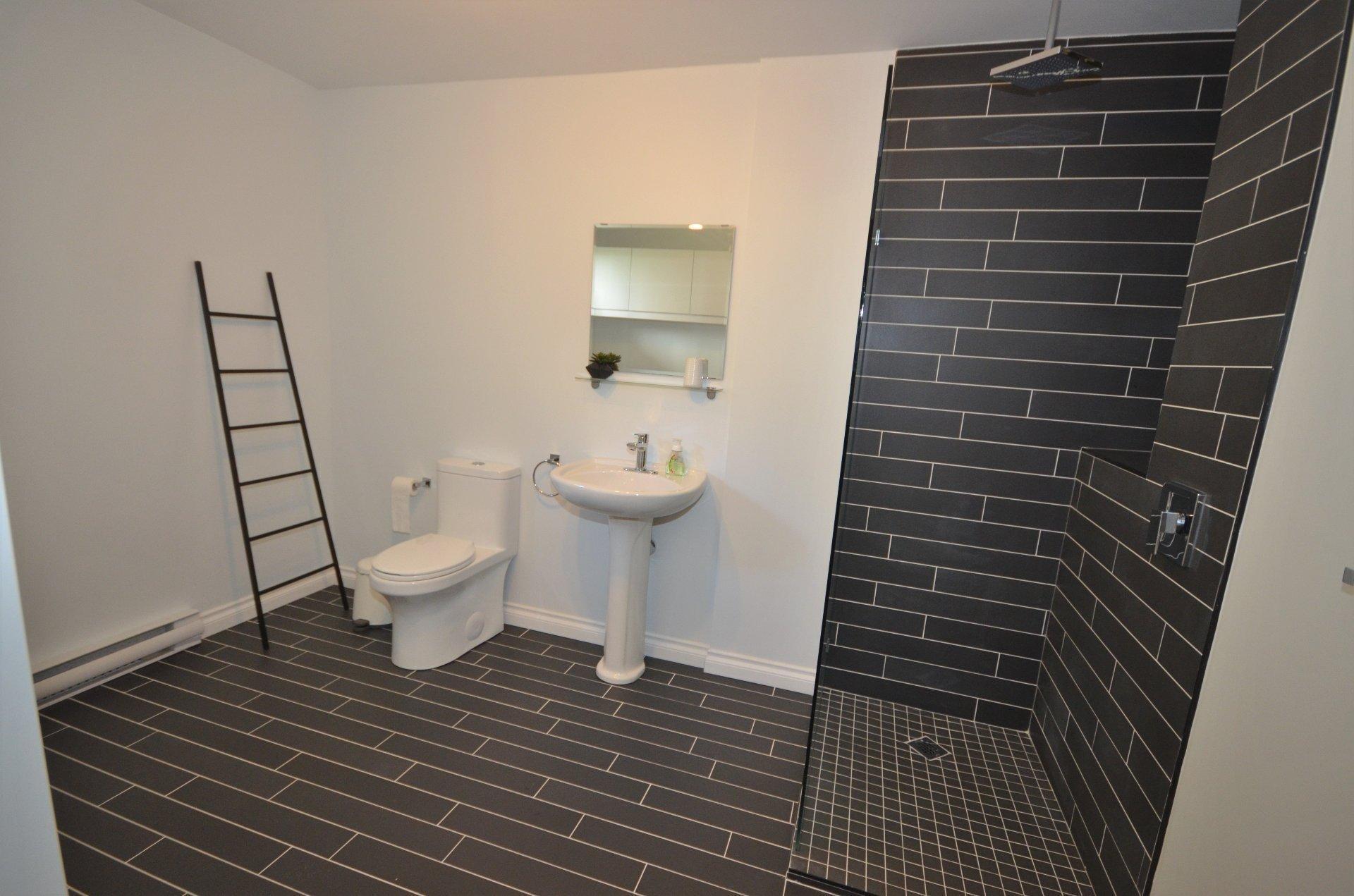 









142


Ch. de l'Orée-des-Lacs

,
Mont-Tremblant,




QC
J8E1L8

