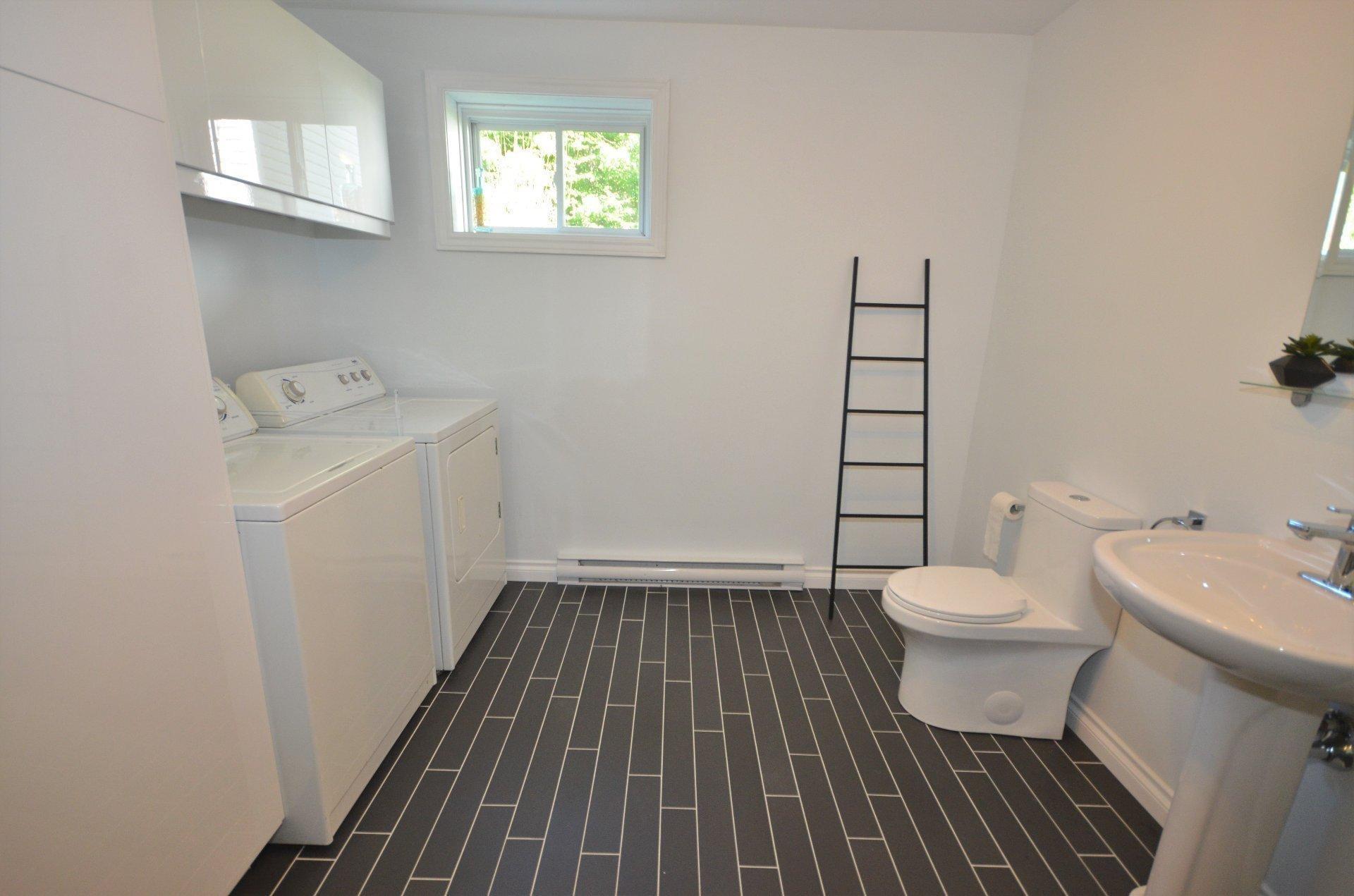 









142


Ch. de l'Orée-des-Lacs

,
Mont-Tremblant,




QC
J8E1L8


