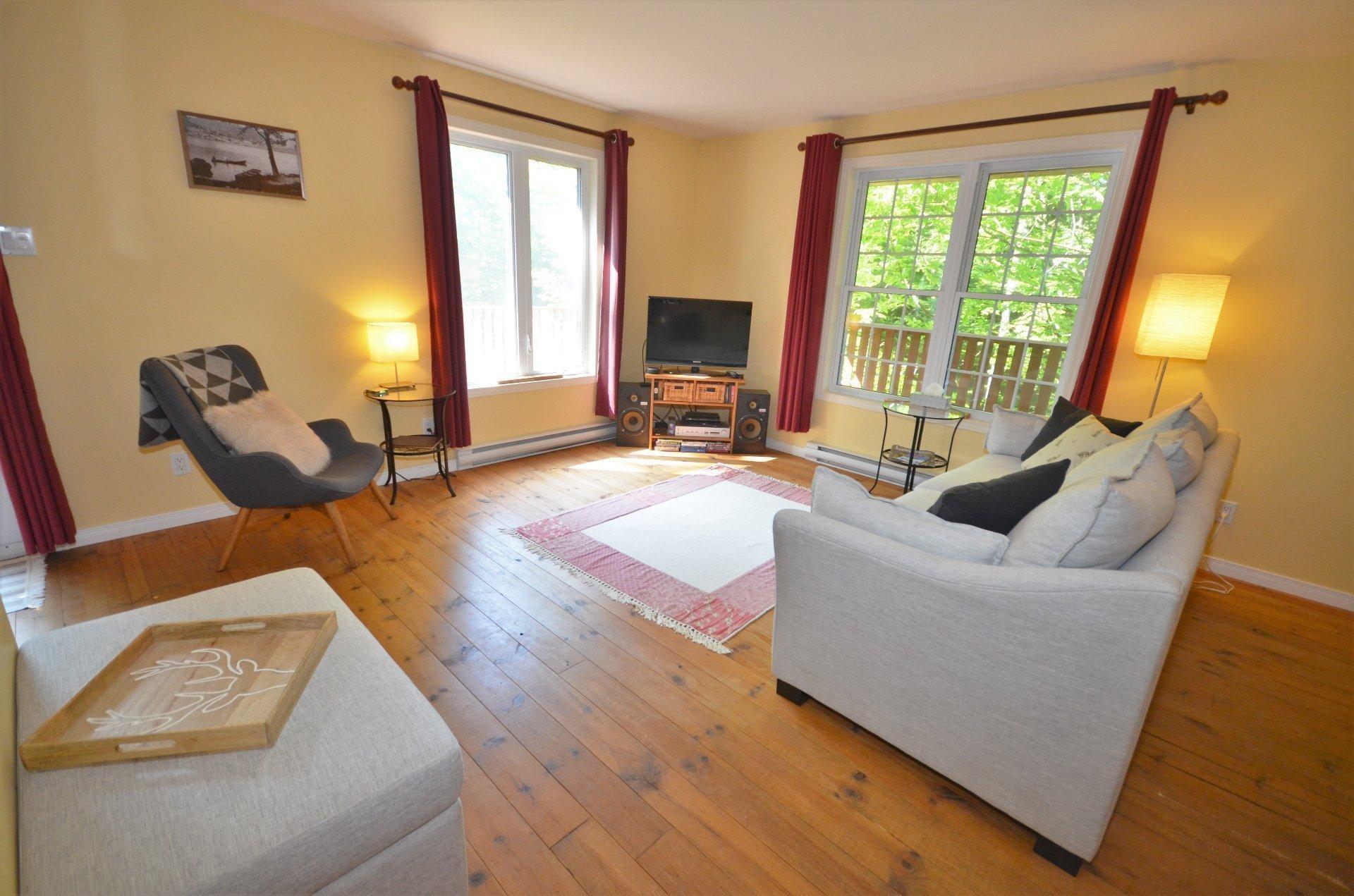 









142


Ch. de l'Orée-des-Lacs

,
Mont-Tremblant,




QC
J8E1L8


