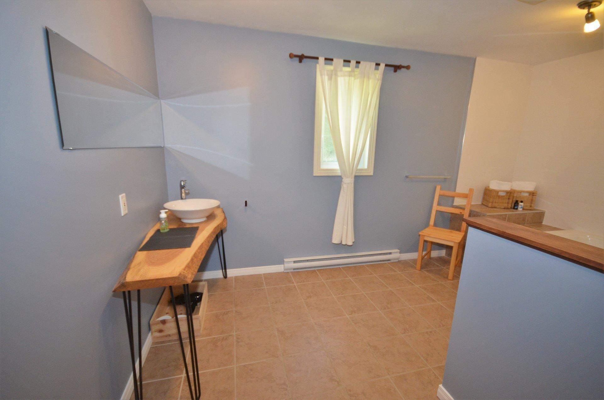 









142


Ch. de l'Orée-des-Lacs

,
Mont-Tremblant,




QC
J8E1L8

