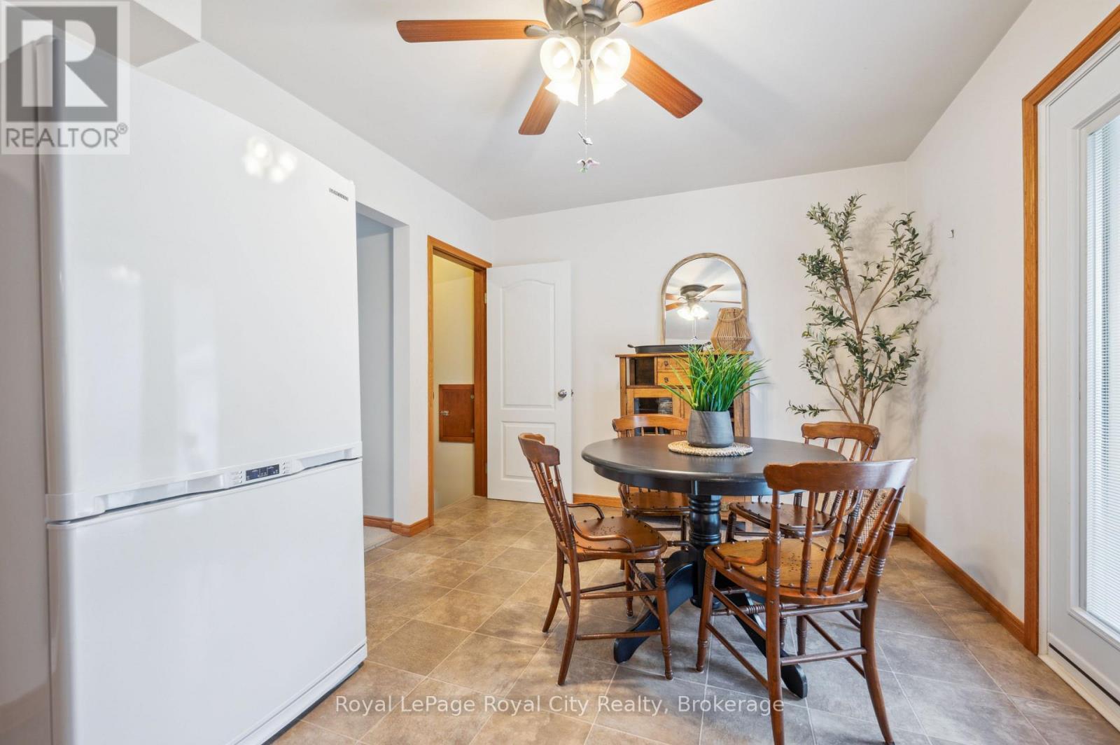 












9 KENWOOD CRESCENT

,
Guelph (Junction/Onward Willow),




Ontario
N1H6E4

