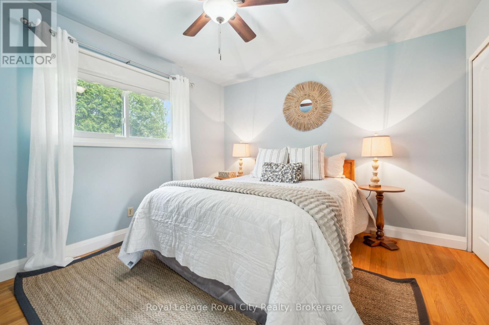 












9 KENWOOD CRESCENT

,
Guelph (Junction/Onward Willow),




Ontario
N1H6E4

