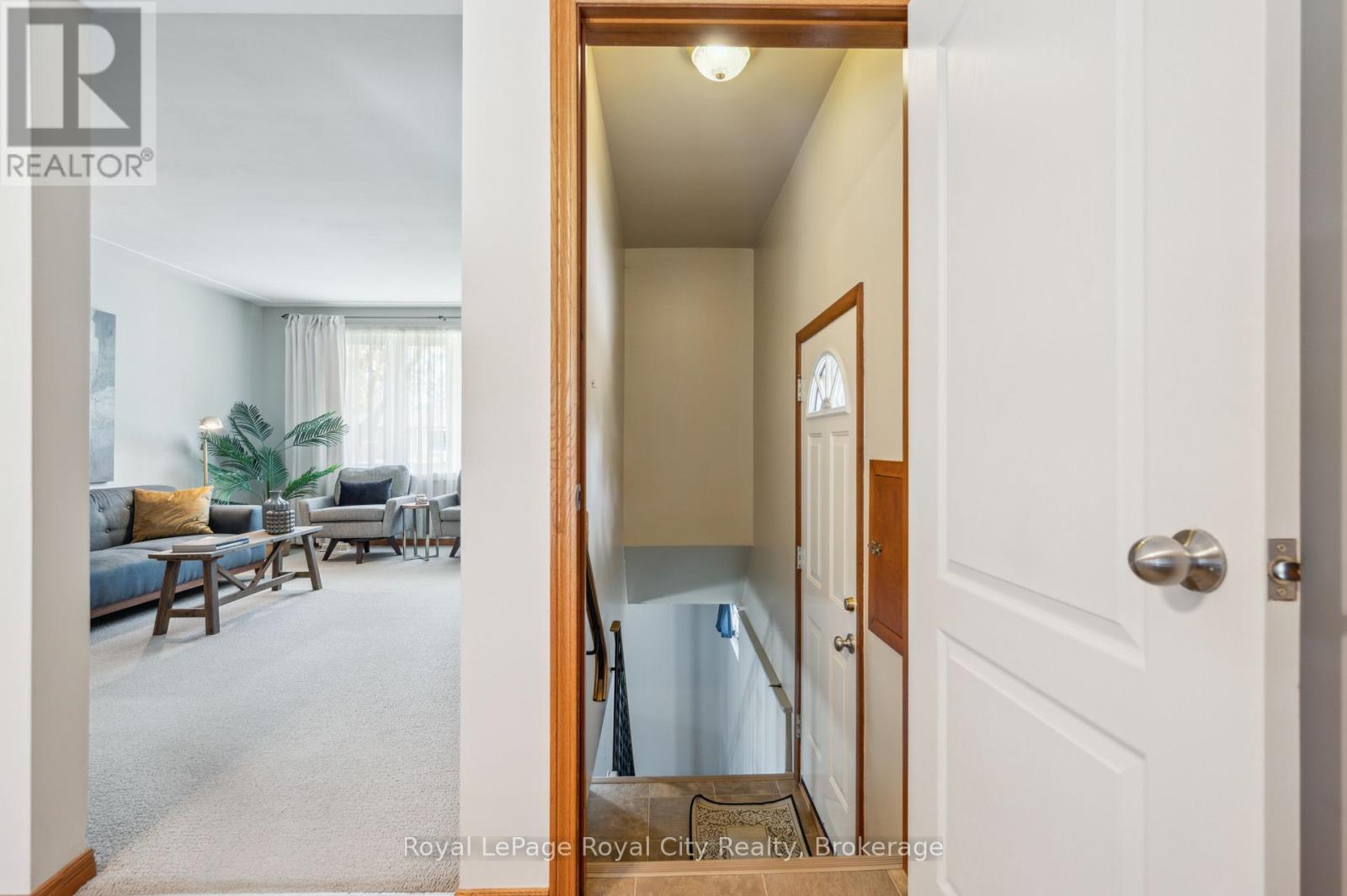












9 KENWOOD CRESCENT

,
Guelph (Junction/Onward Willow),




Ontario
N1H6E4


